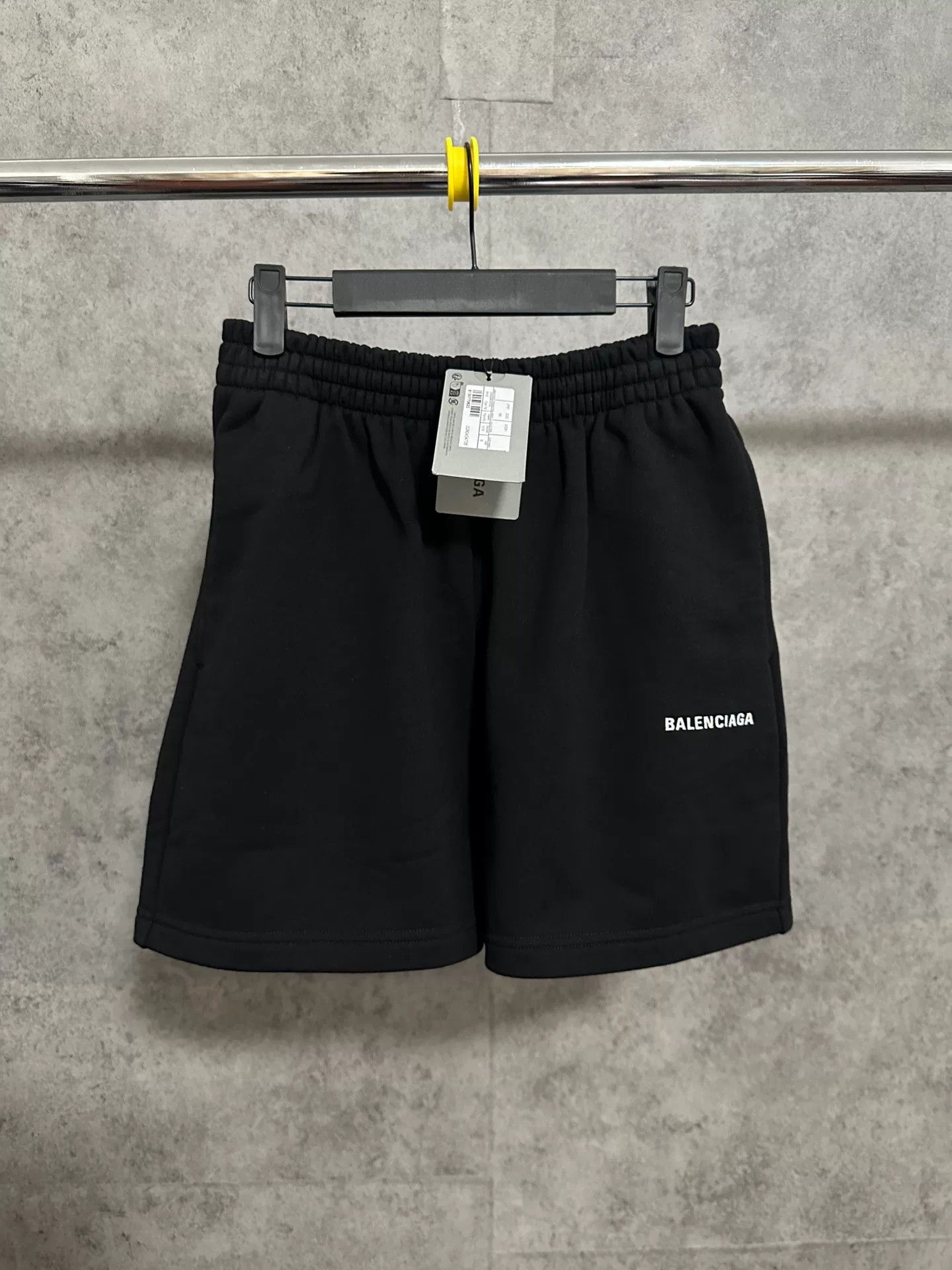 Balenciaga Balenciaga Embroidered Logo Shorts Size US 32 / EU 48 - 1 Thumbnail
