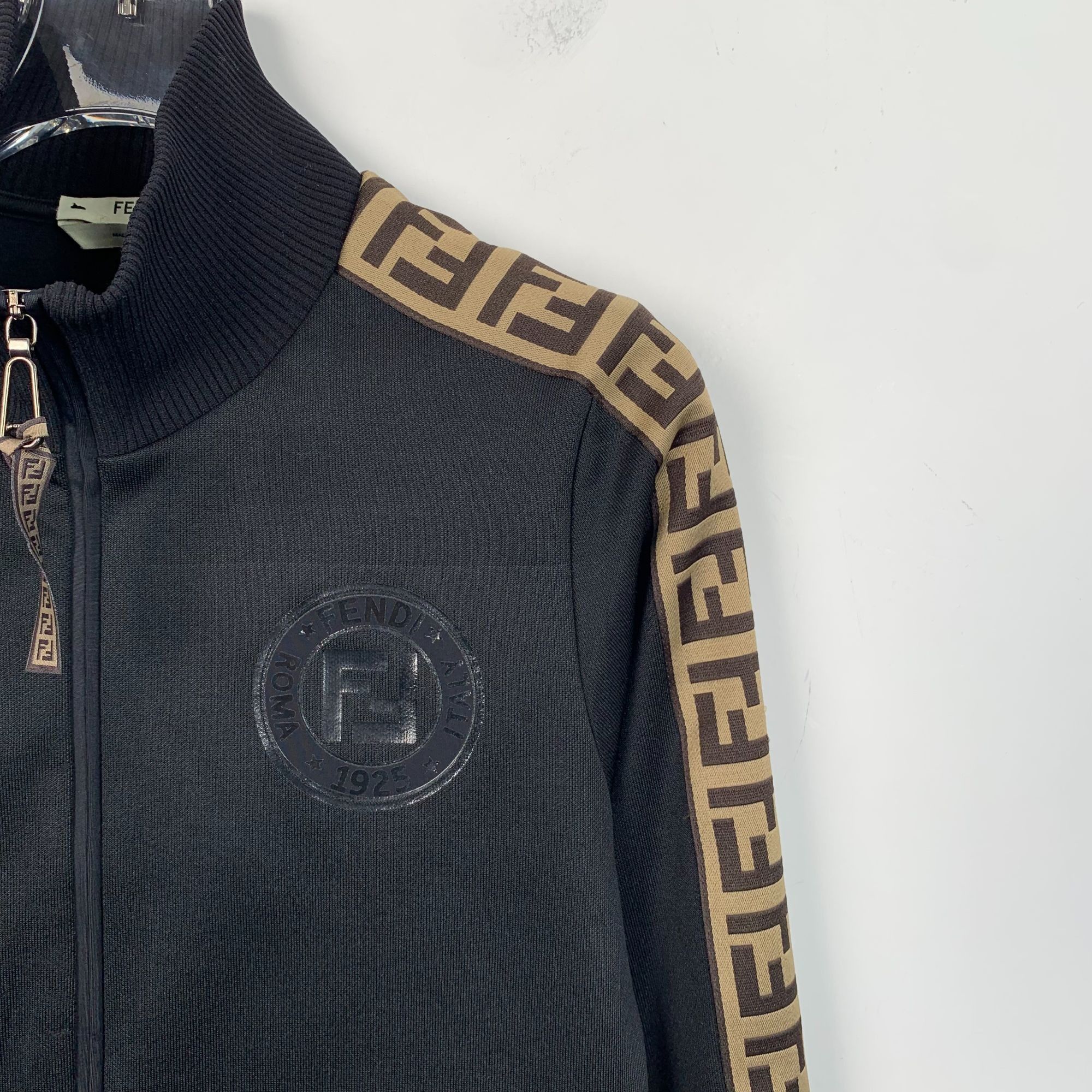 Fendi Fendi Black Logo Letter Zipper Jacket Size S 38 With Dust Ba Size S / US 4 / IT 40 - 7 Thumbnail