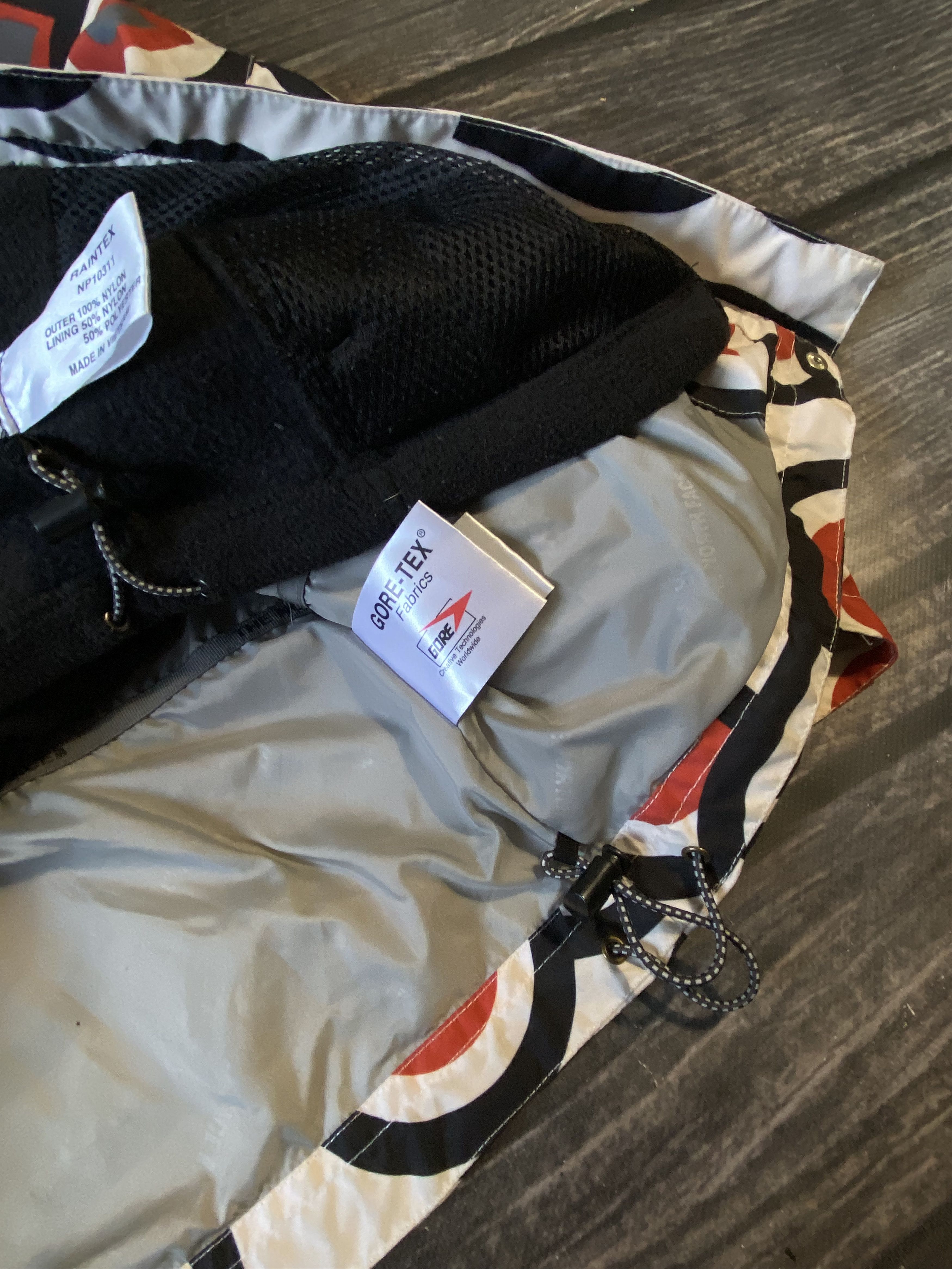 The North Face Gore-Tex North Face Geometric Winter Jacket Size S / US 4 / IT 40 - 11 Thumbnail