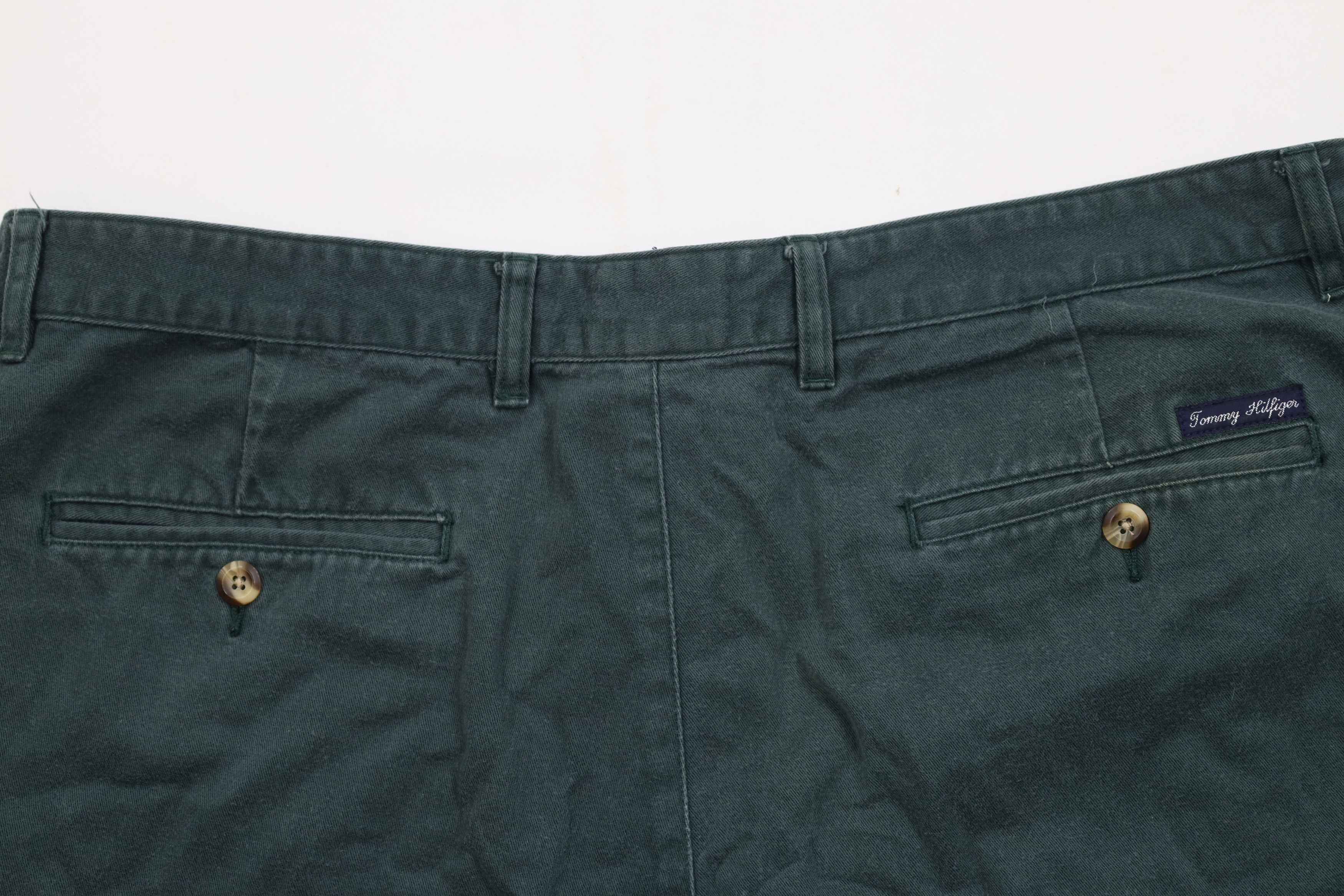 Tommy Hilfiger Vintage 90s Tommy Hilfiger Above Knee Chino Shorts Green Size US 40 / EU 56 - 9 Thumbnail