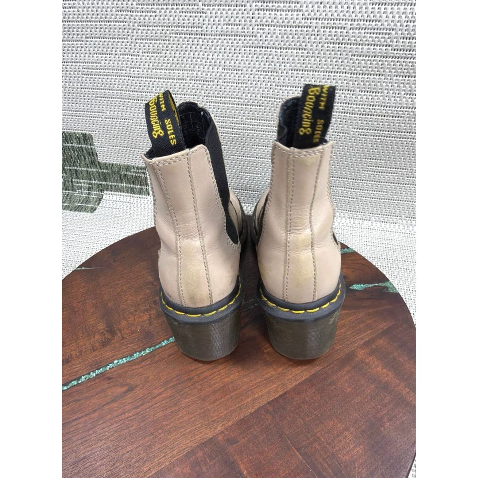 Dr. Martens Dr. Martens Cadence Chelsea Boots Womens Size 7 Beige Leather Pull On Chelsea Boots Women Casual Vintage No N/A Size US 7 / IT 37 - 5 Thumbnail