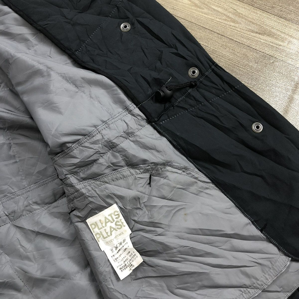 Issey Miyake Vintage Pleats Please Issey Miyake Quilted Polyester Jacket Size US L / EU 52-54 / 3 - 18 Thumbnail