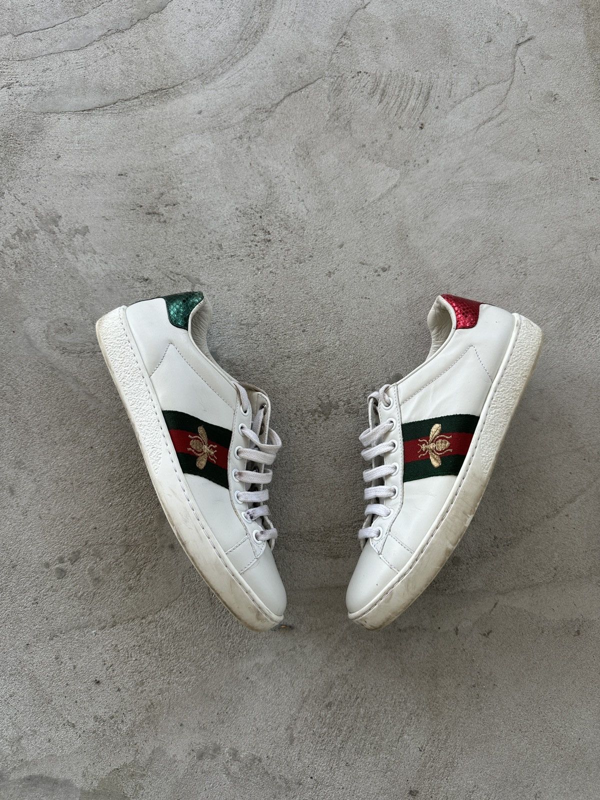 Gucci Gucci Ace Sneaker Bee White Leather Womens Sneakers EU34 Size US 4.5 / IT 34.5 - 1 Thumbnail