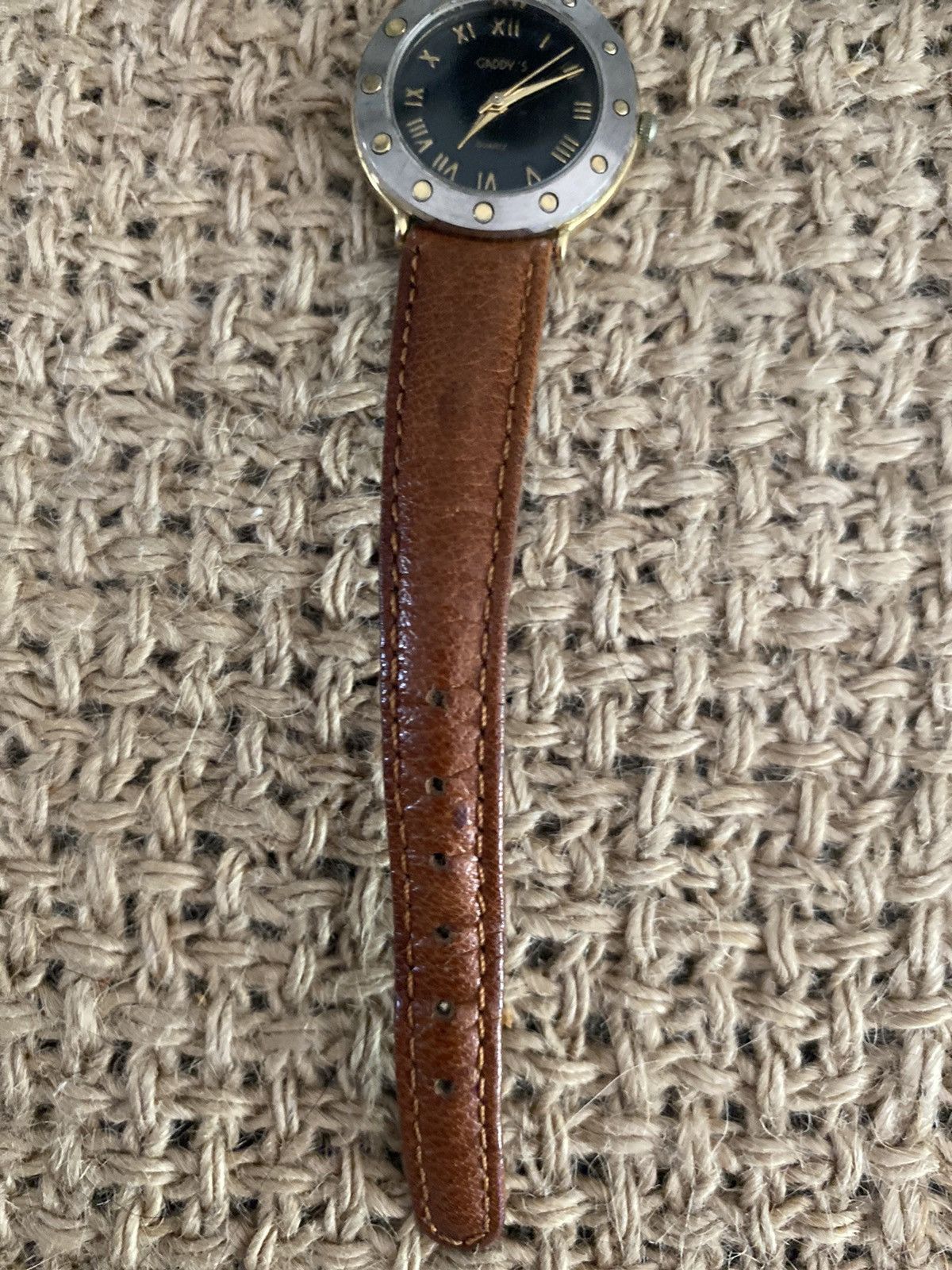 Other VINTAGE GADDY’S QUARTZ TWO TONED WATCH GENUINE LEATHER BAND Size ONE SIZE - 4 Thumbnail