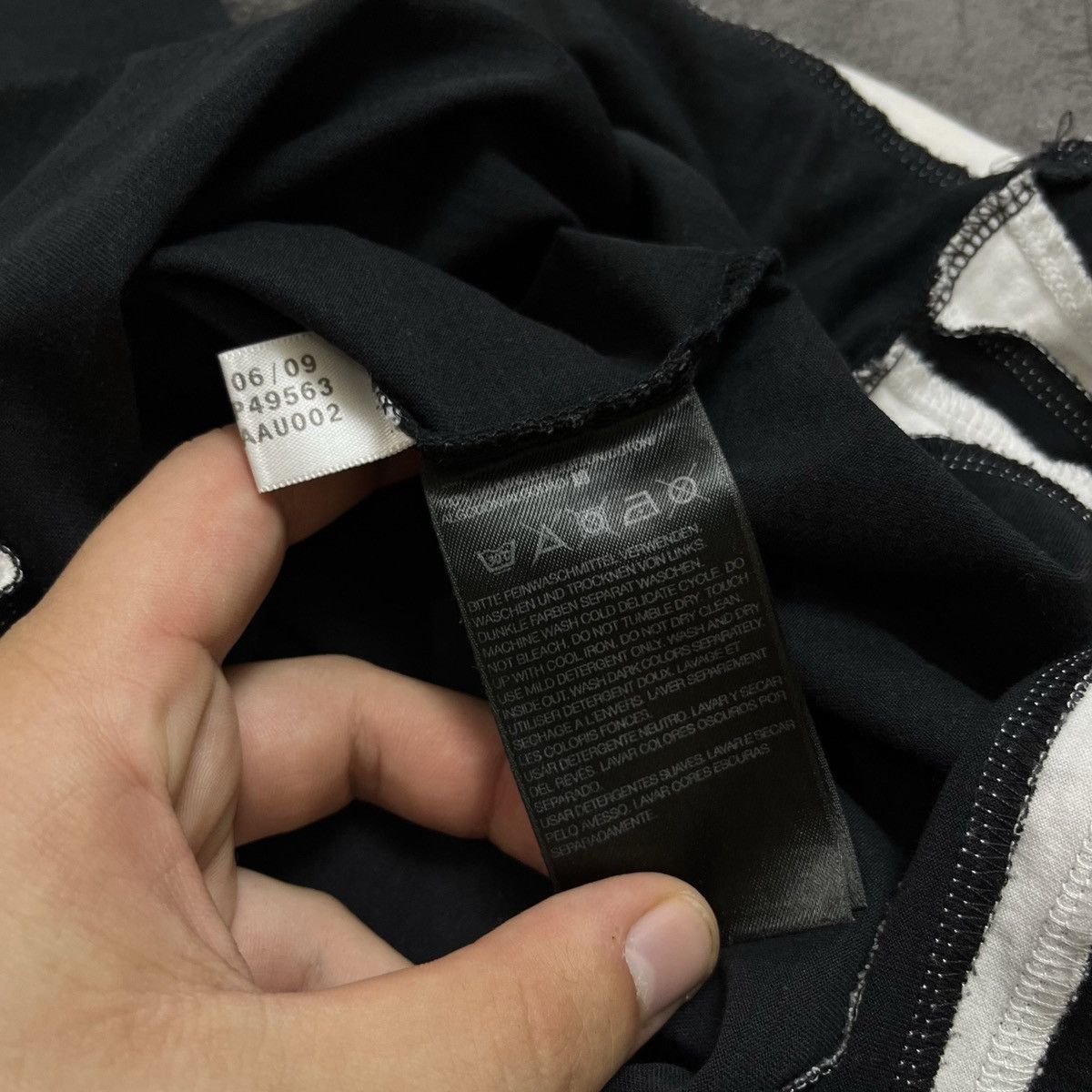 Adidas × Y-3 × Yohji Yamamoto Adidas Y-3 Yohji Yamamoto Back Stripes T-shirt Size US L / EU 52-54 / 3 - 6 Thumbnail