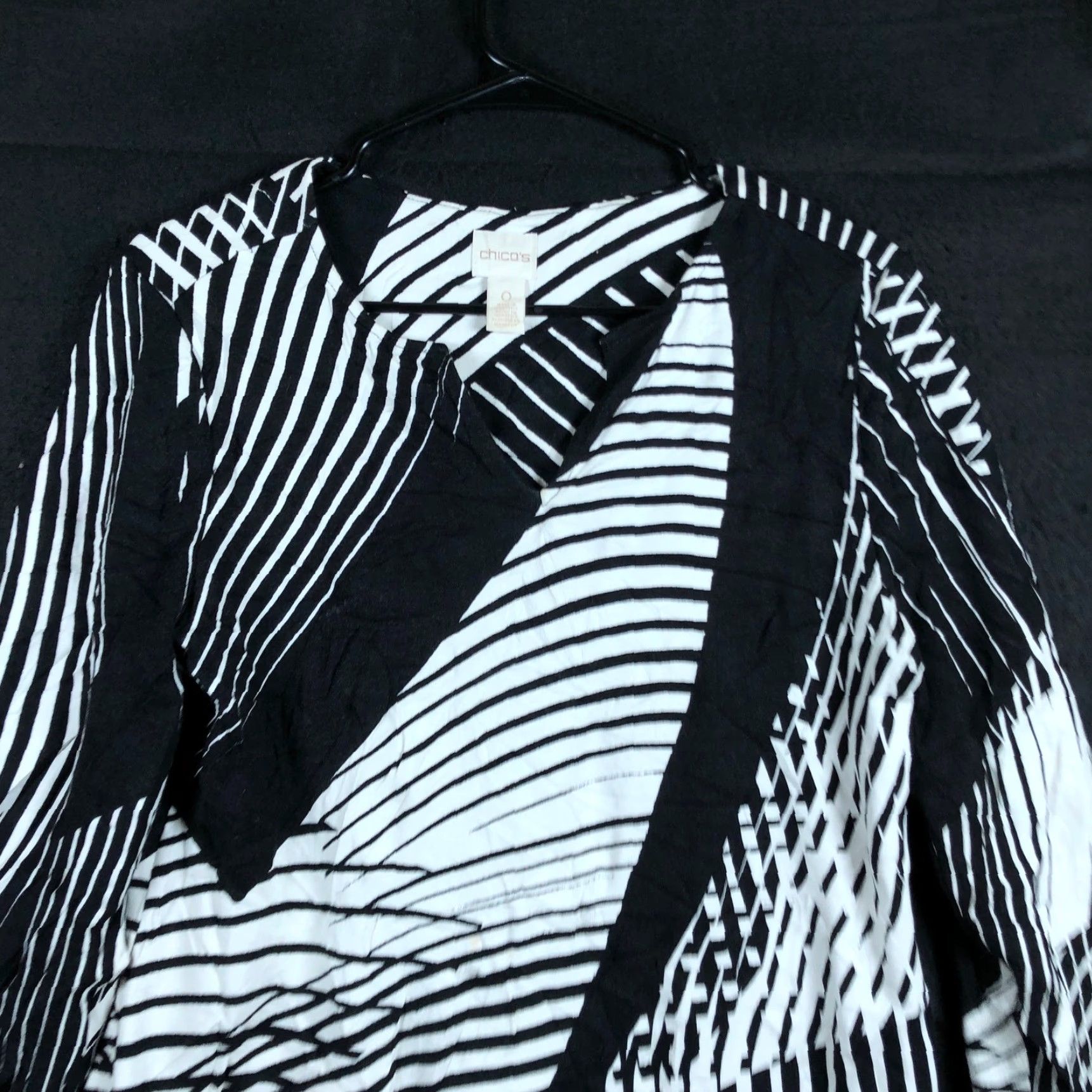 Vintage Chicos Blouse Womens Black White Abstract V-Neck Long Sleeve Stretch Shirt Casual Workwear 0 Size S / US 4 / IT 40 - 2 Thumbnail