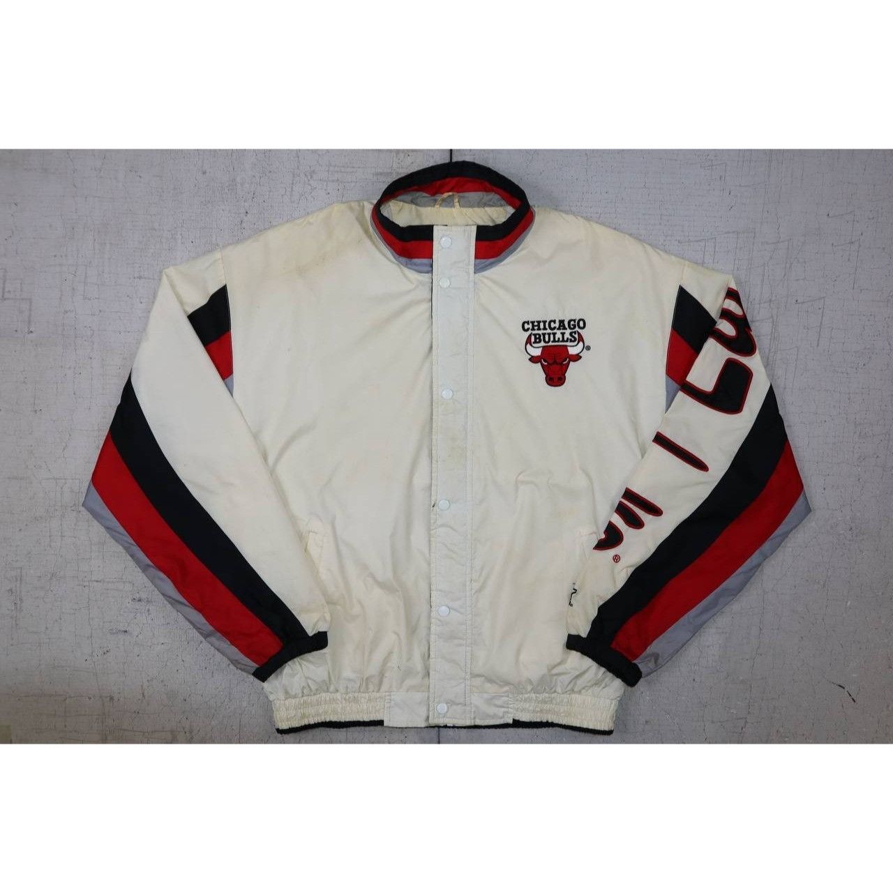 Starter 90s Starter Chicago Bulls Windbreaker Men's L White NBA Vtg Size US L / EU 52-54 / 3 - 9 Thumbnail