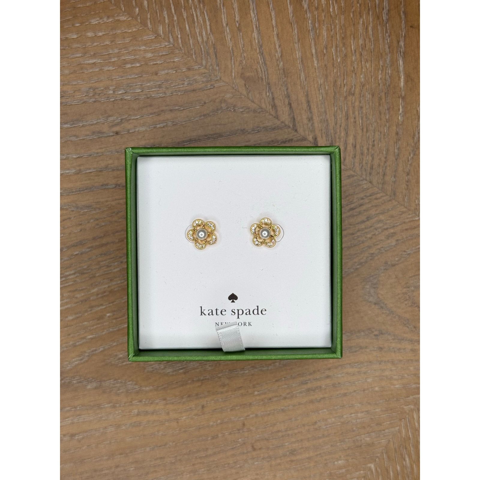 Kate Spade Kate Spade New York Cream Gold Pearl Floral Stud Earrings Size ONE SIZE - 1 Thumbnail