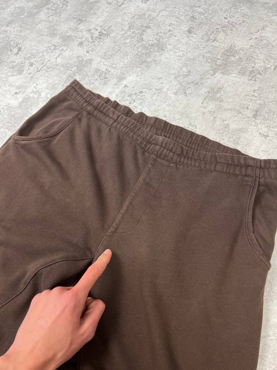 Nike Vintage Nike Y2K Brown Baggy Sweatpants Size XL Size US 37 - 15 Thumbnail