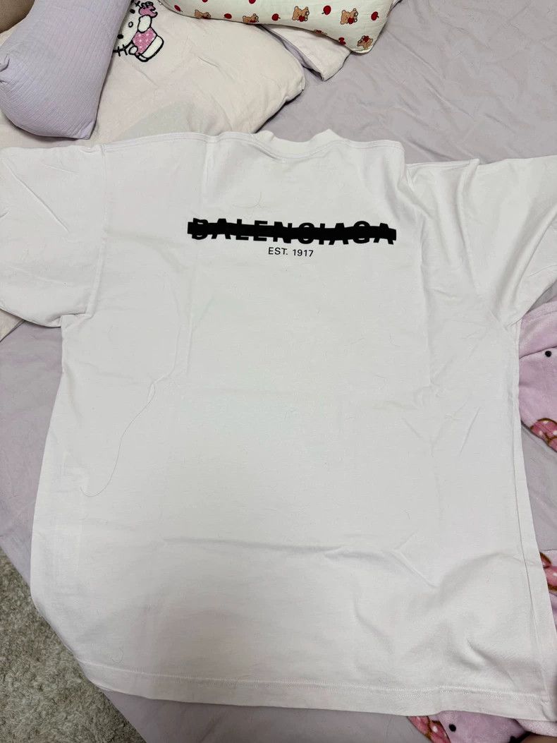 Balenciaga Balenciaga Covering letter short sleeve Size US S / EU 44-46 / 1 - 3 Thumbnail