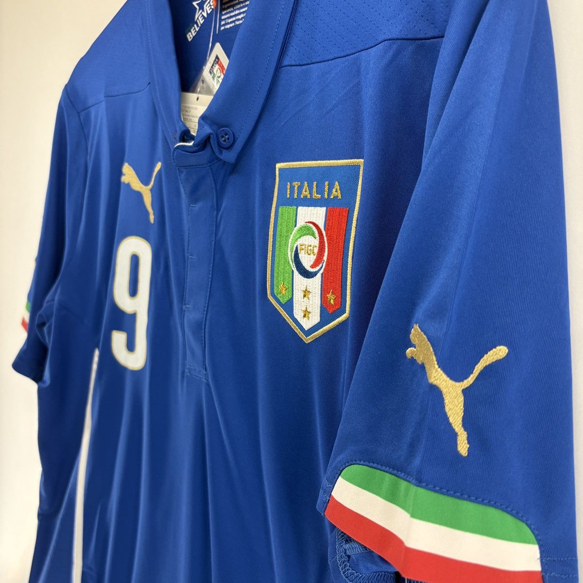 Puma Balotelli Italy 2014 Home Puma Soccer Football Jersey Kit Size US M / EU 48-50 / 2 - 4 Thumbnail