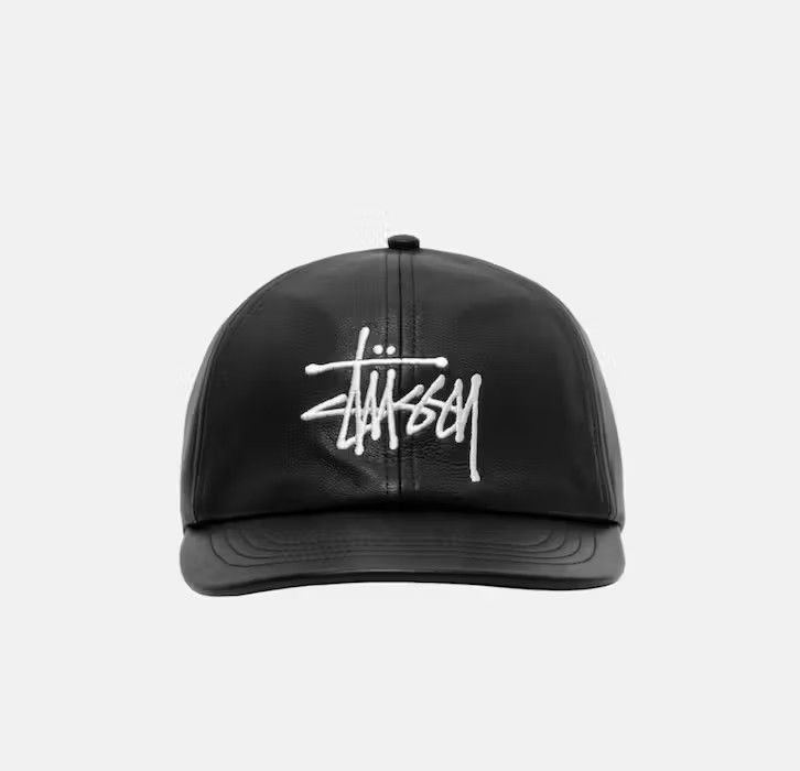 image of Stussy Stüssy Leather 6 Panel Strapback Hat in Black, Men's