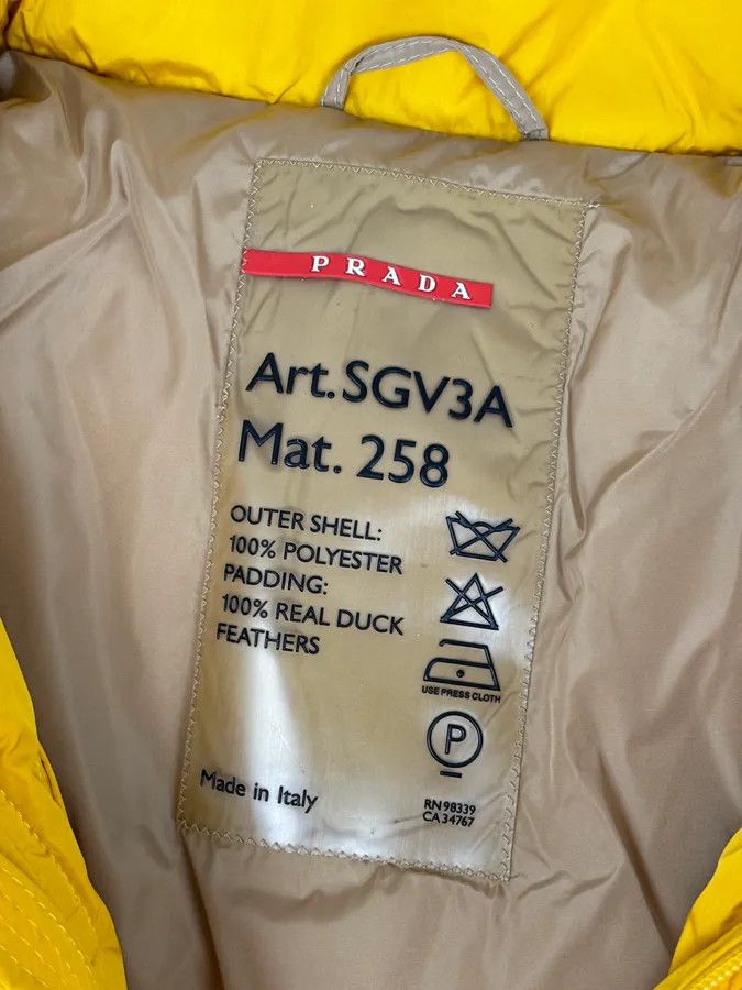 Prada 2000s Prada Yellow Down Quilted Puffer Vest Size US L / EU 52-54 / 3 - 11 Thumbnail