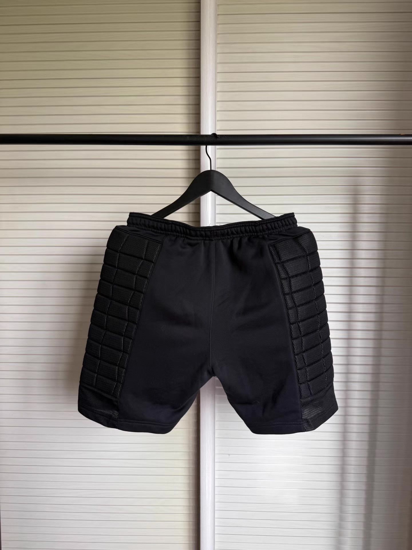 Nike Nike Vintage Padded Basketball Shorts Q17 Size US 36 / EU 52 - 2 Thumbnail
