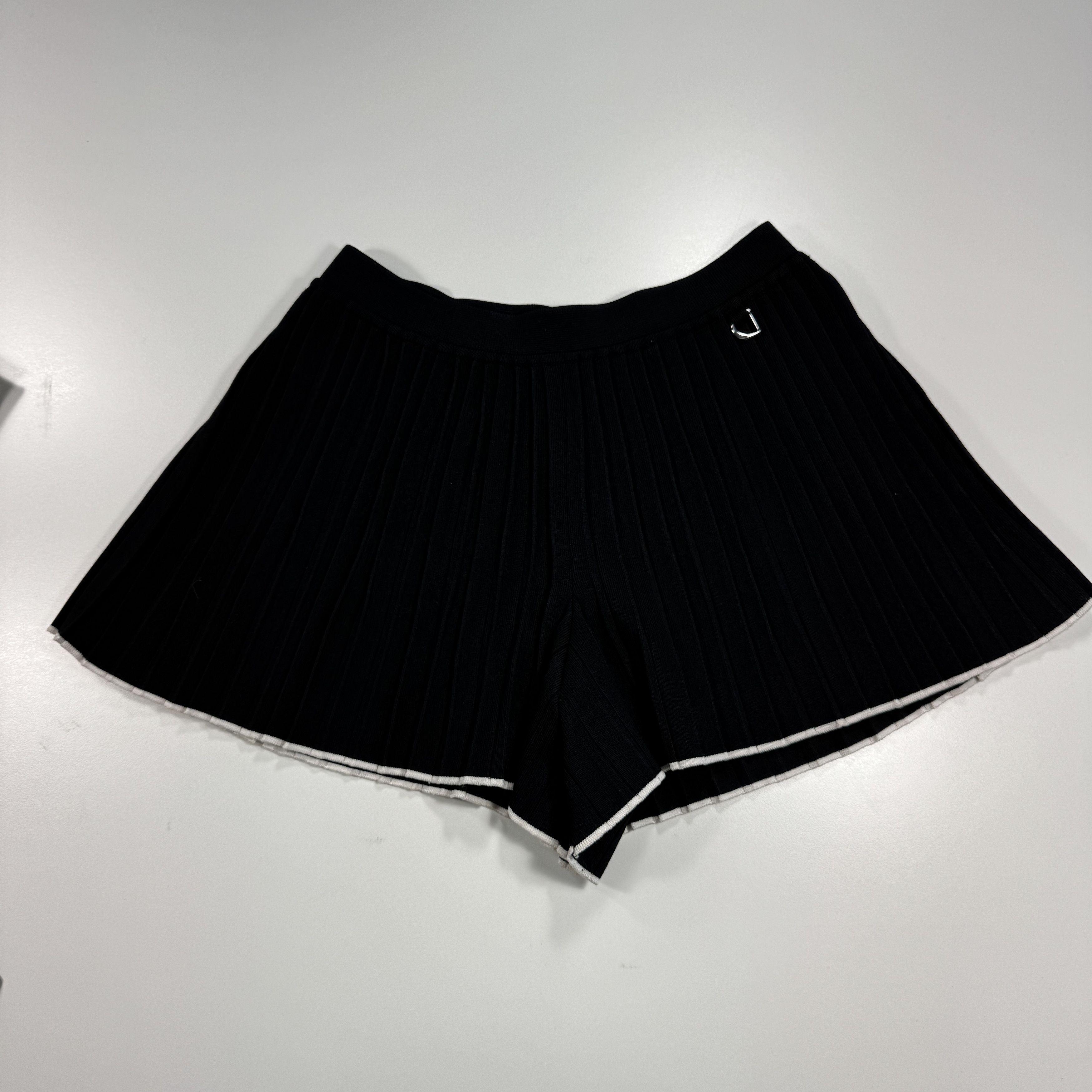 Jacquemus Jacquemus The Pleated Knit Shorts Size 34" / US 12 / IT 48 - 1 Thumbnail