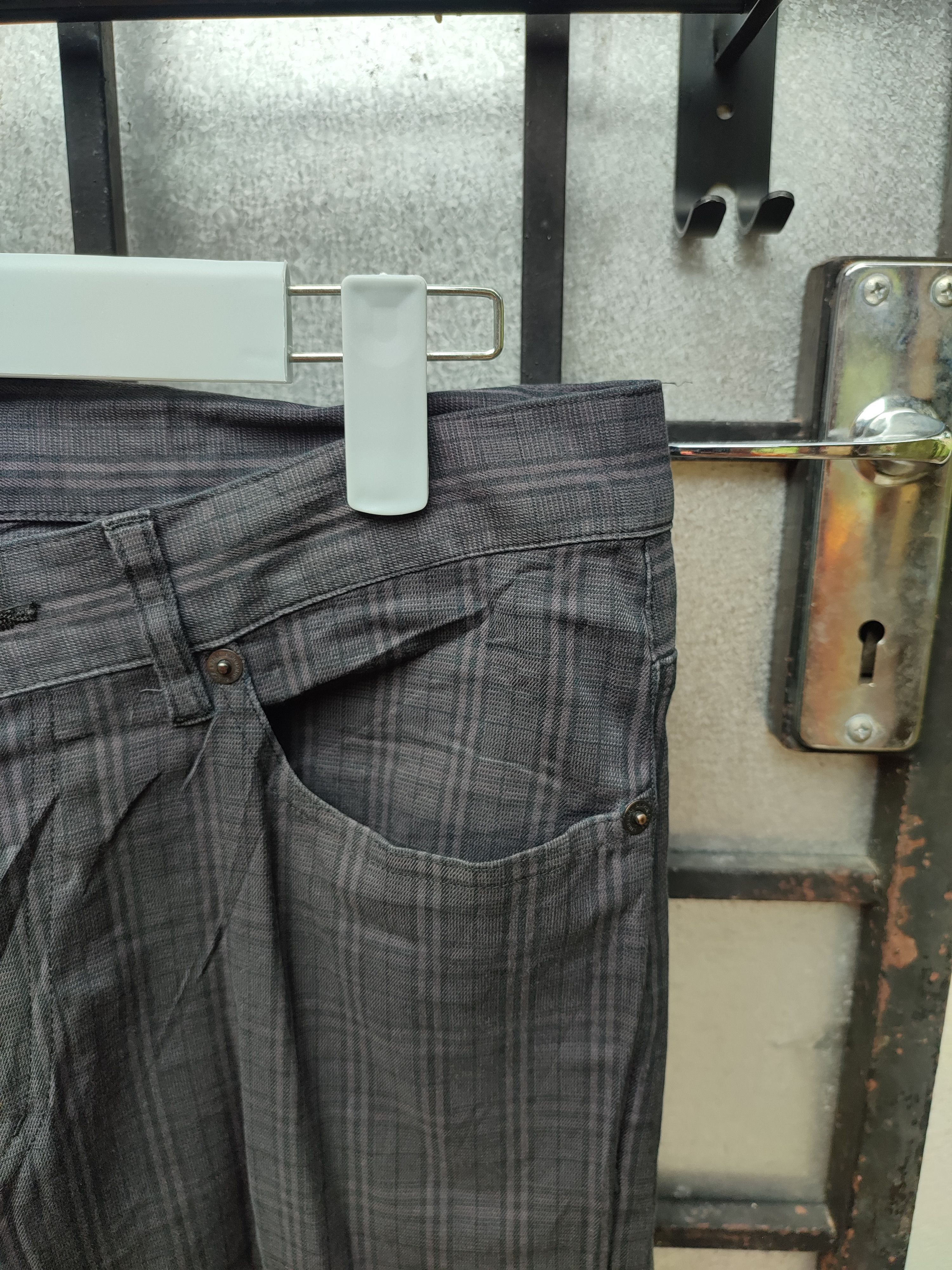 Burberry Vintage Burberry Stripe Slack Pants Size US 32 / EU 48 - 13 Thumbnail
