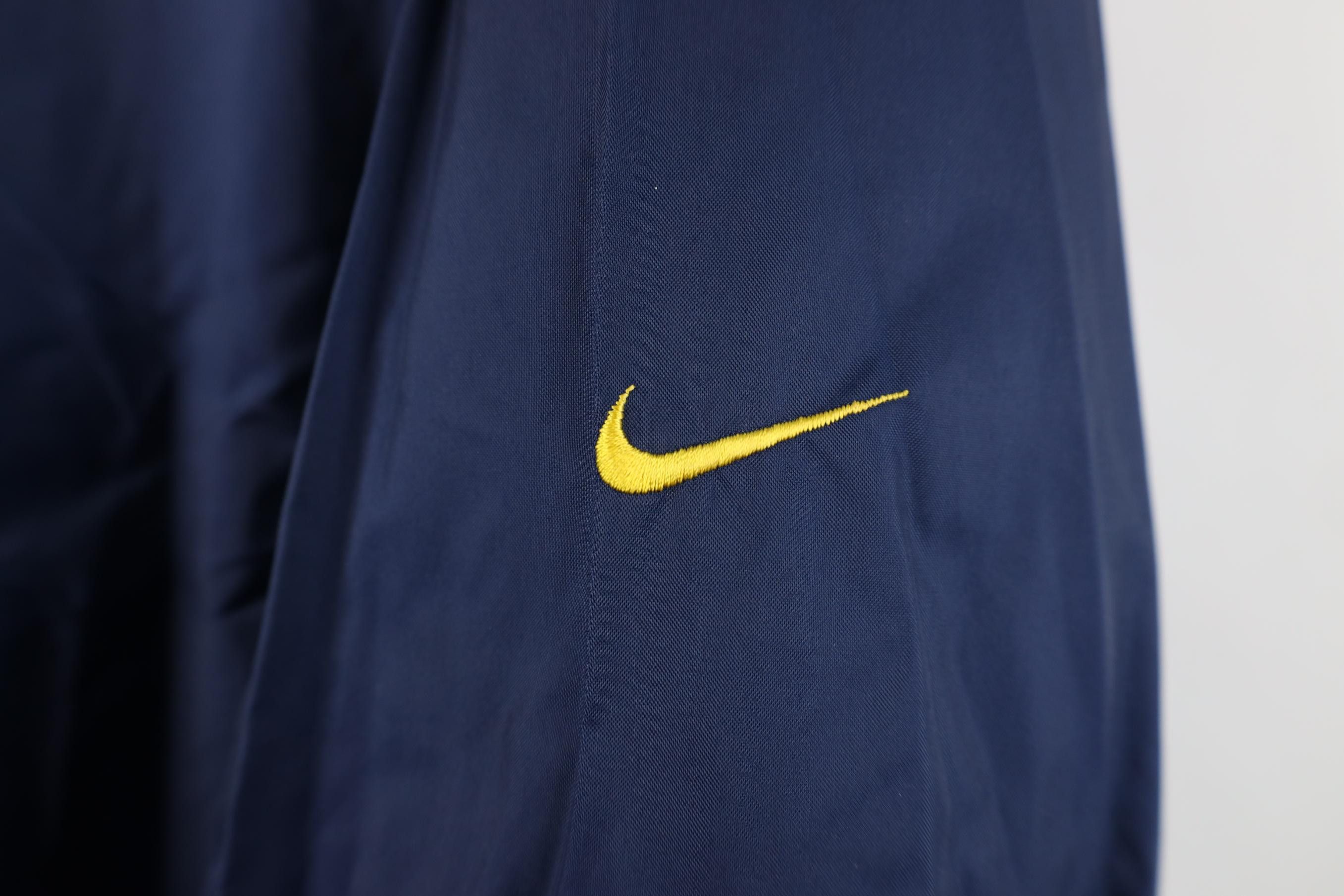 Nike Vintage 90s Nike Swoosh University of Michigan Rain Jacket Size US L / EU 52-54 / 3 - 4 Thumbnail