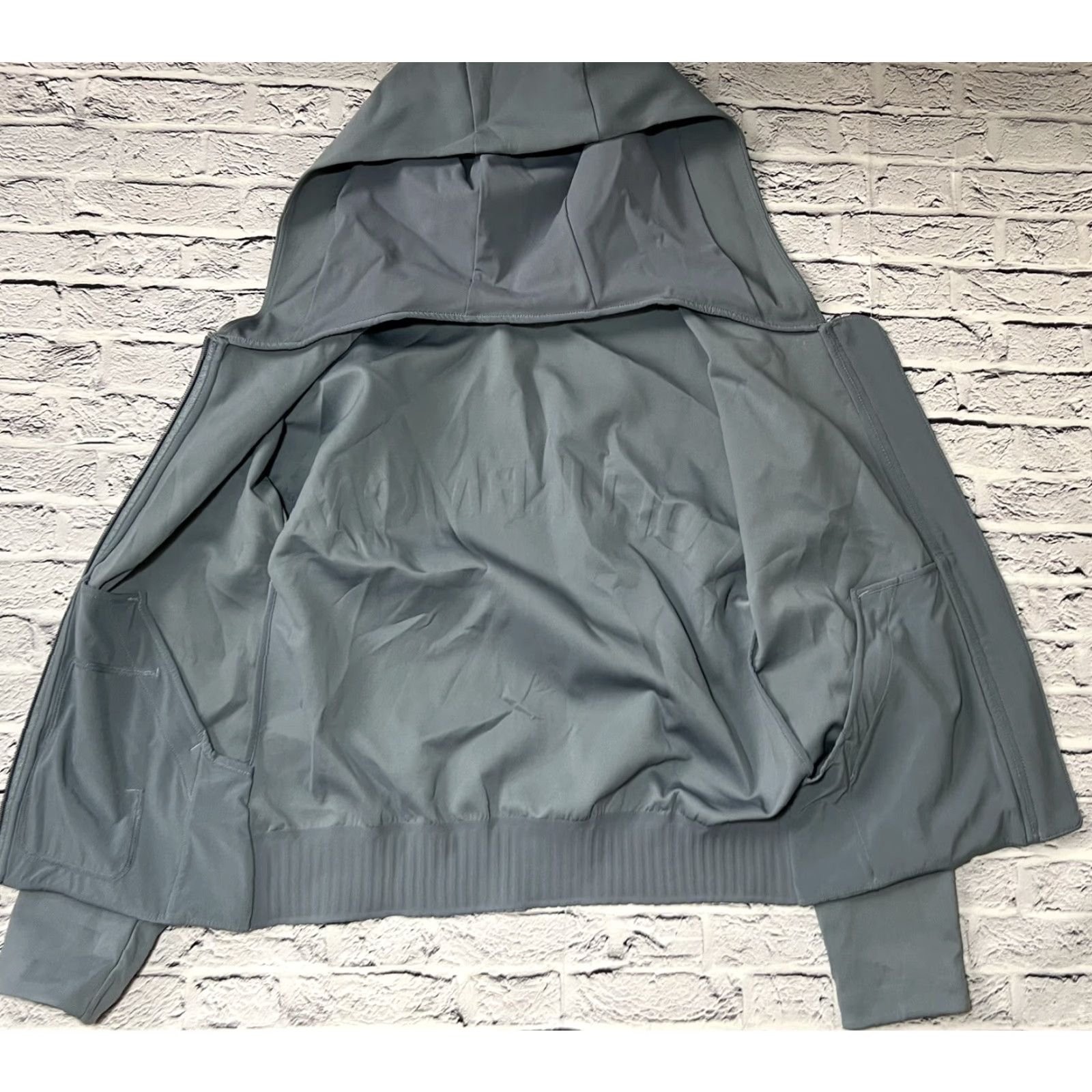 Lululemon Lululemon Shaped Jacket Bomber Jacket Women's Sterling Spacer Short Sleeve Zip Casual Workwear 2 Slim Athletic Model: Lululemon Shaped Jacket Womens Size XS / US 0-2 / IT 36-38 - 6 Thumbnail