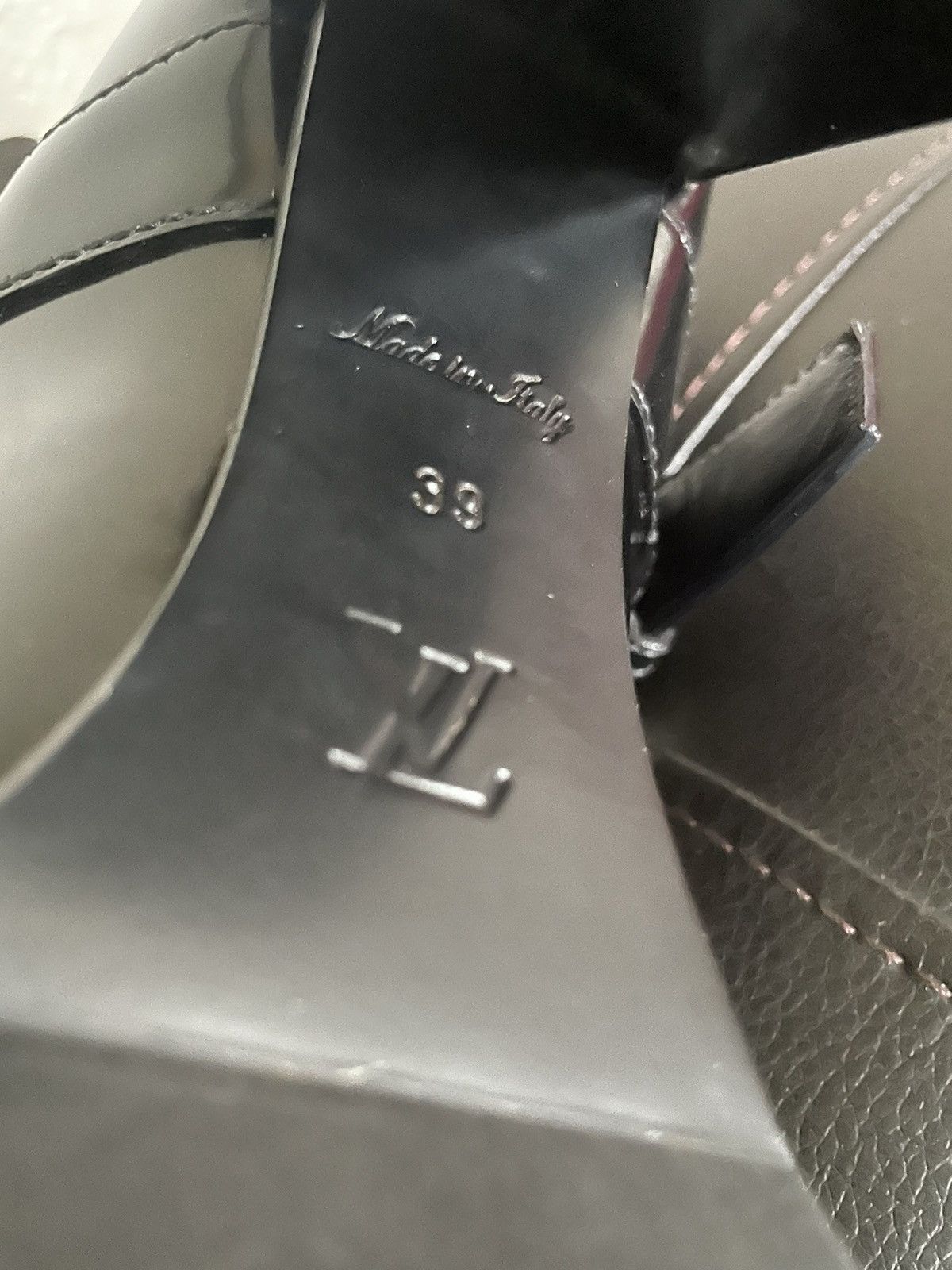 Louis Vuitton Louis Vuitton LV Star Trail Black Leather Platform Pump Size US 9 / IT 39 - 10 Thumbnail