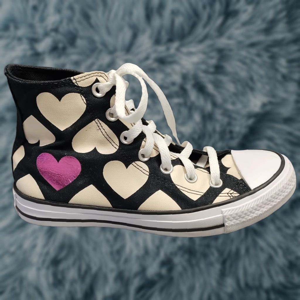 Converse Converse Chuck Taylor High Top Sneakers Womens Size 7 Black Multi Twisted Hearts - Size 7 Womens Converse High Top Sneaker Black Multi Twisted Hearts Size M / US 6-8 / IT 42-44 - 1 Thumbnail