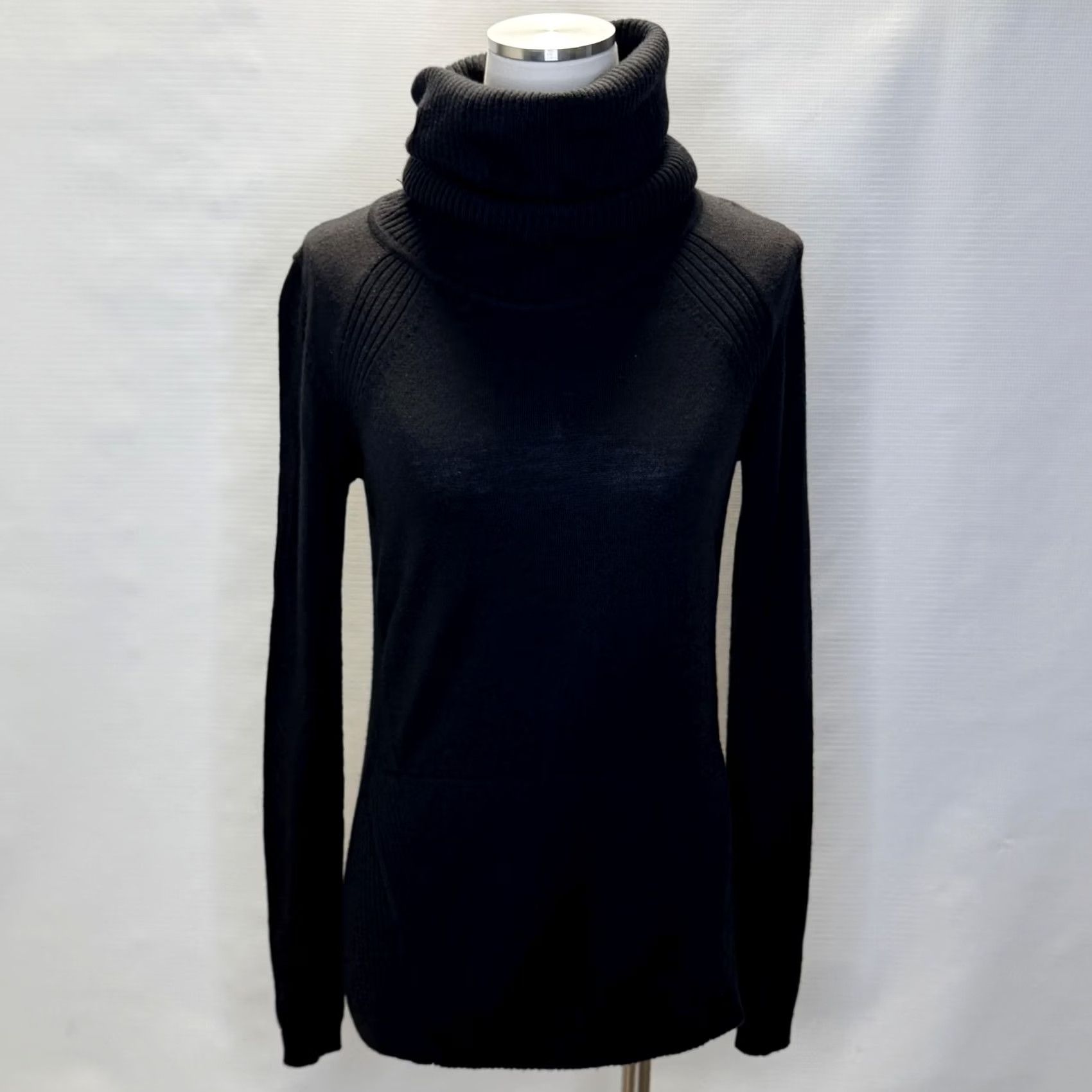 Lululemon Lululemon Sweater Womens Small Black Cowl Turtleneck Long Sleeve Knit Pullover Raglan Logo Size S / US 4 / IT 40 - 2 Thumbnail