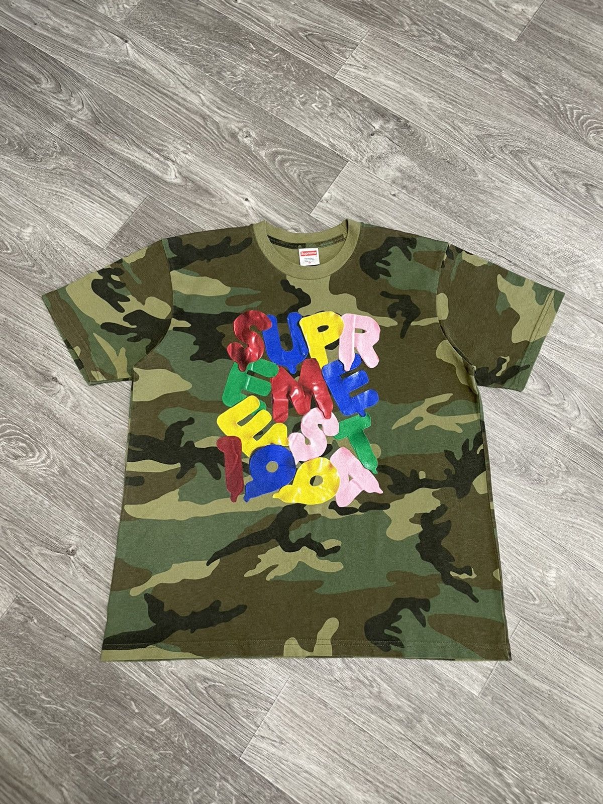 Supreme Supreme New York Balloons Tee Camo Green Size US M / EU 48-50 / 2 - 1 Thumbnail