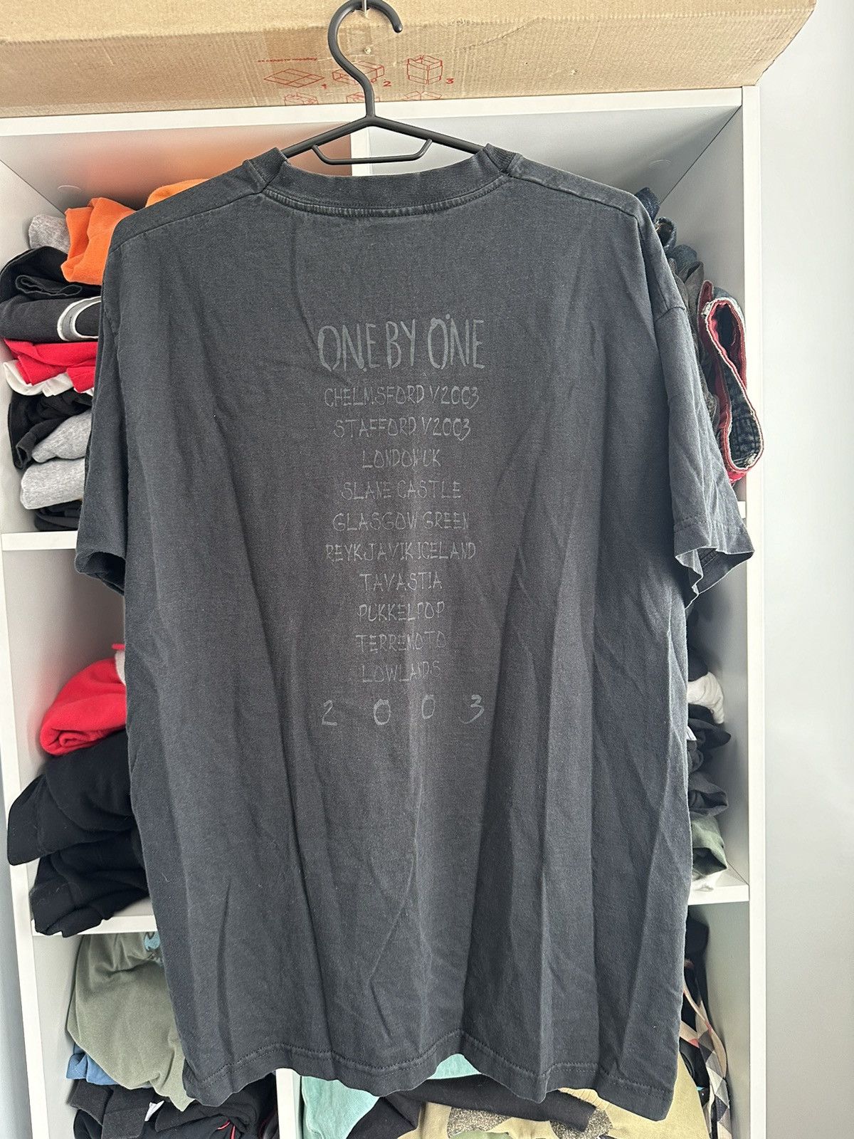 Band Tees 🔥VINTAGE FOO FIGHTERS ONE BY ONE 2003 TOUR T SHIRT Size US M / EU 48-50 / 2 - 5 Thumbnail