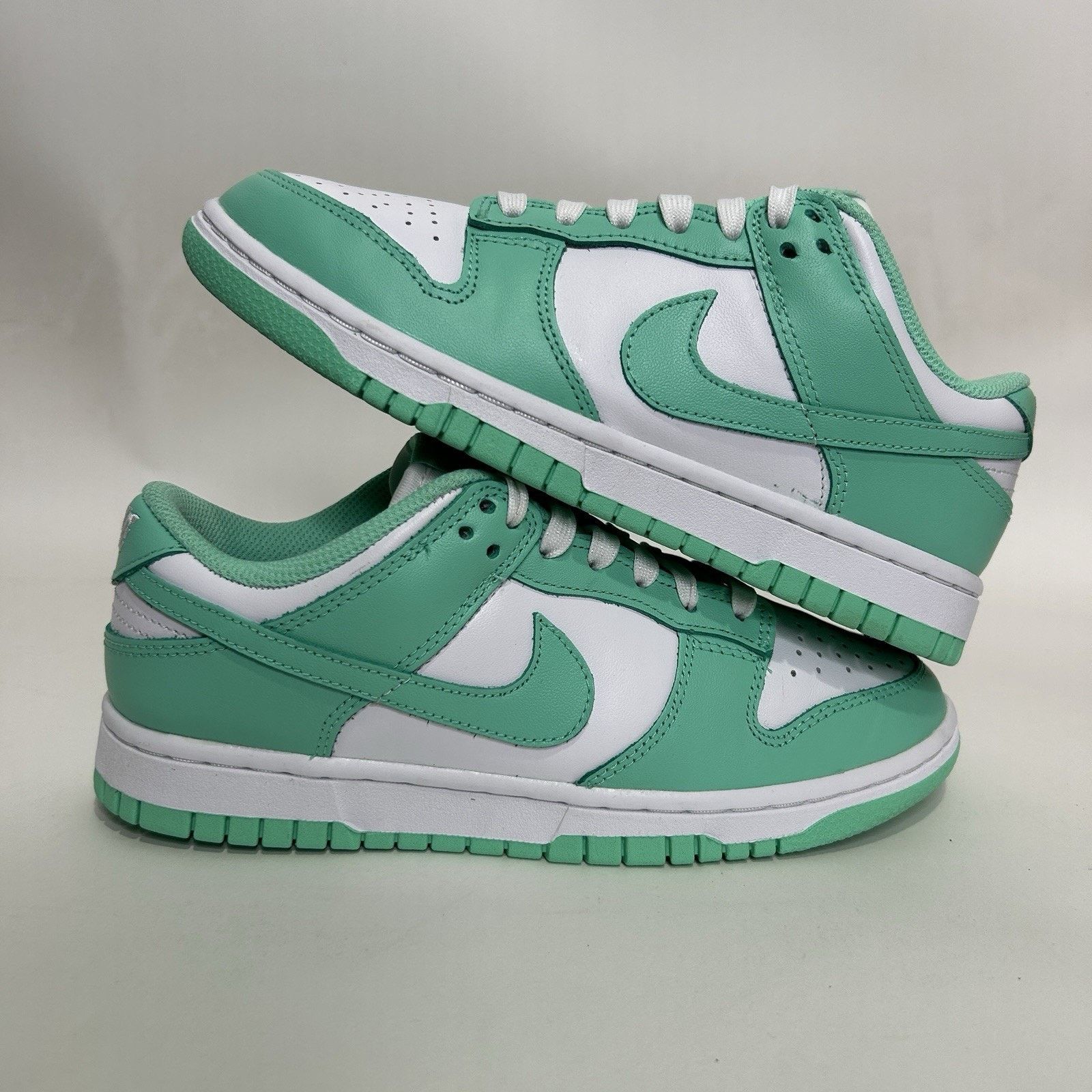 Nike Dunk Low WMNS “Green Glow” 2021