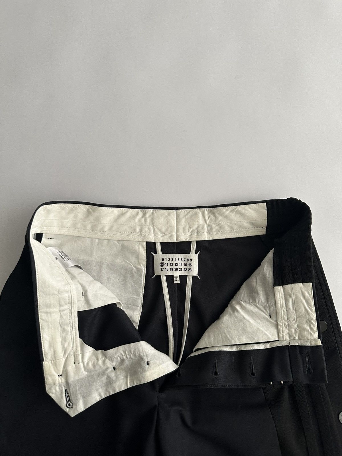 Maison Margiela Maison Margiela Deconstructed Snap Work Pants Size US 30 / EU 46 - 11 Thumbnail