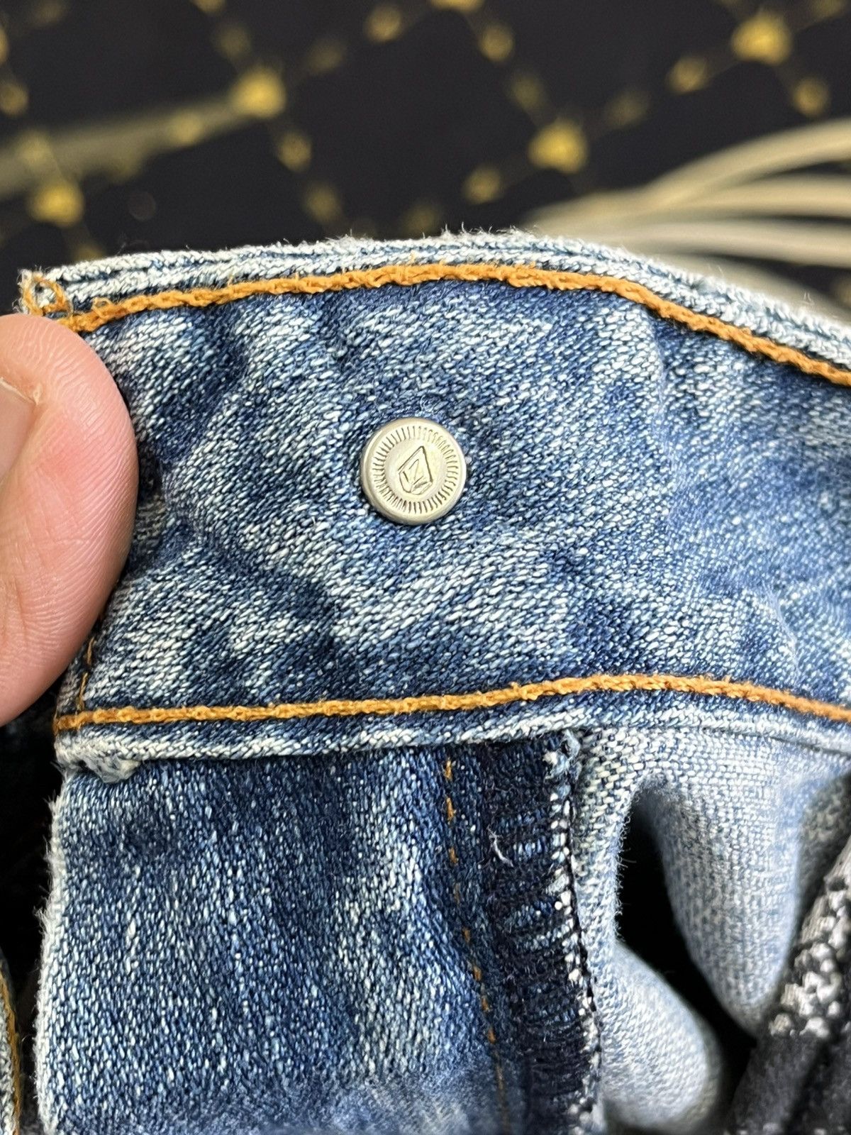 4GSELLER × Volcom Vintage Volcom Flare Distressed Denim Size US 33 - 13 Thumbnail
