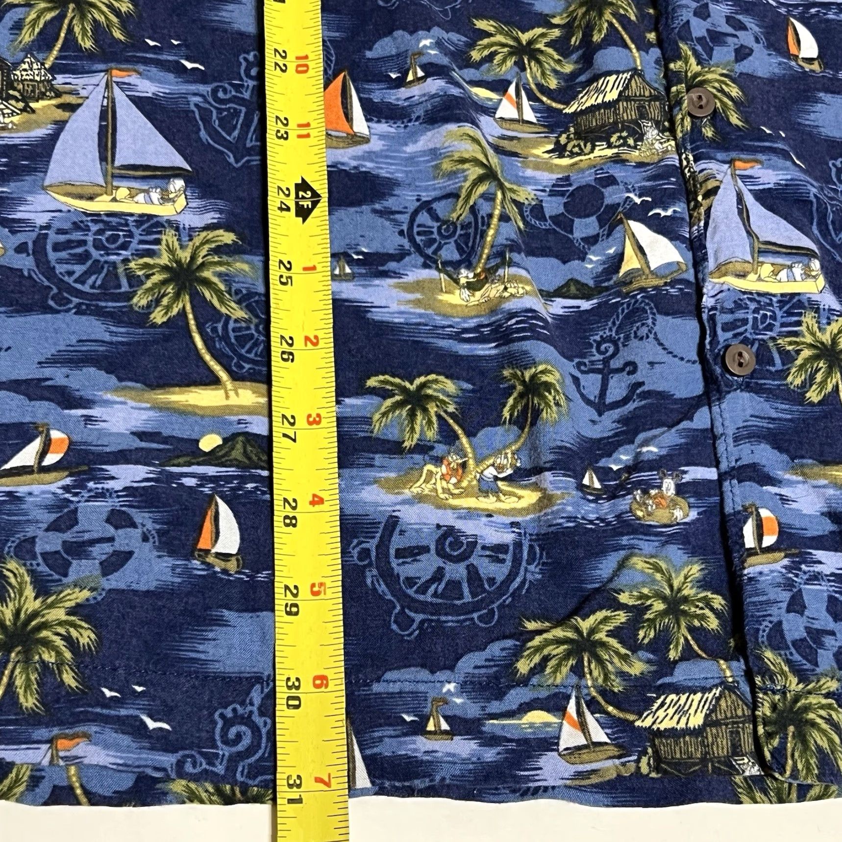 Disney Disney Walt Disney World Shirt XL Aloha Hawaiian Camp Pluto Donald Duck Mickey Shirt Size US XL / EU 56 / 4 - 5 Thumbnail