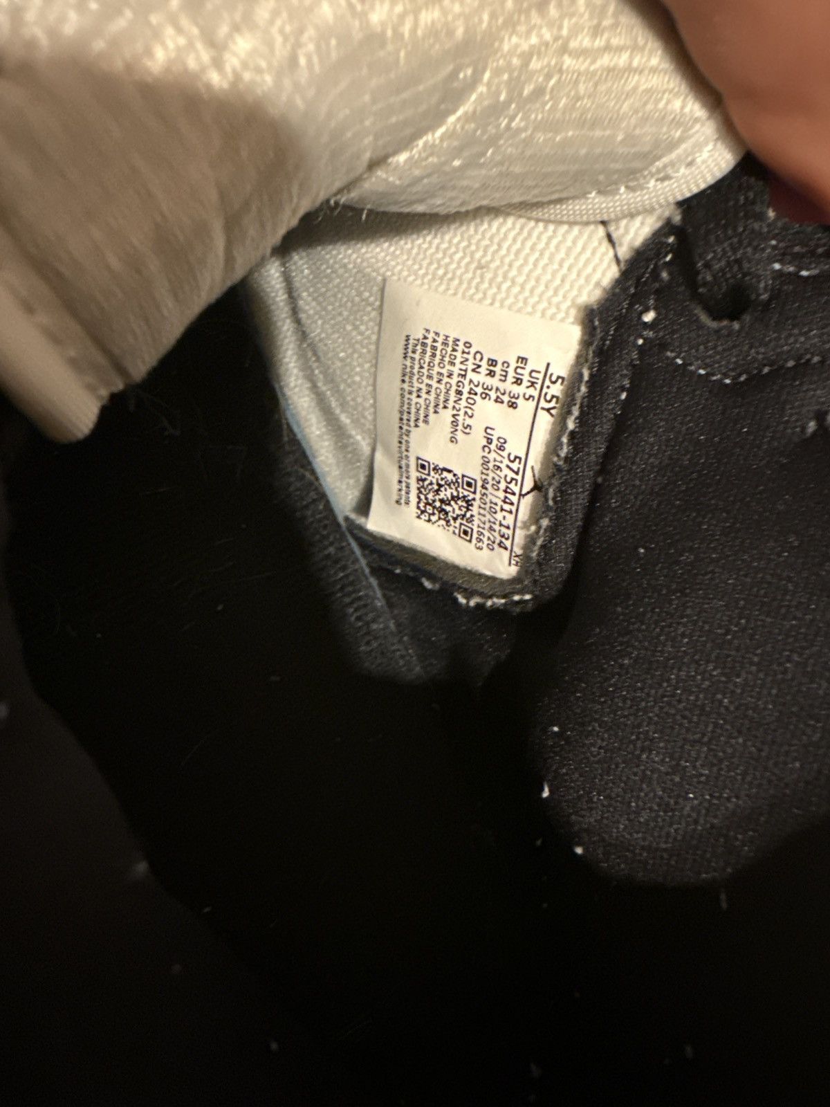 Nike Air Jordan 1 High OG “University Blue” Size US 5.5 / EU 38 - 4 Thumbnail