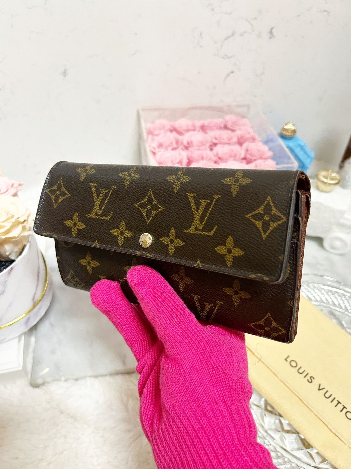 Louis Vuitton Authentic Louis Vuitton Classic Monogram Vintage Sara Wallet Size ONE SIZE - 11 Thumbnail