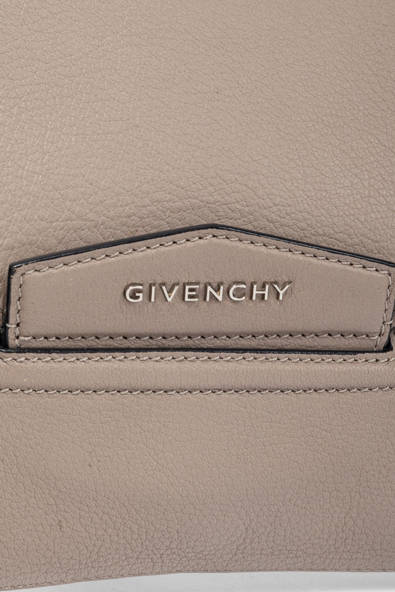 Givenchy Givenchy Antigona Medium Mastic Goat-Leather Envelope Clutch Size ONE SIZE - 7 Thumbnail