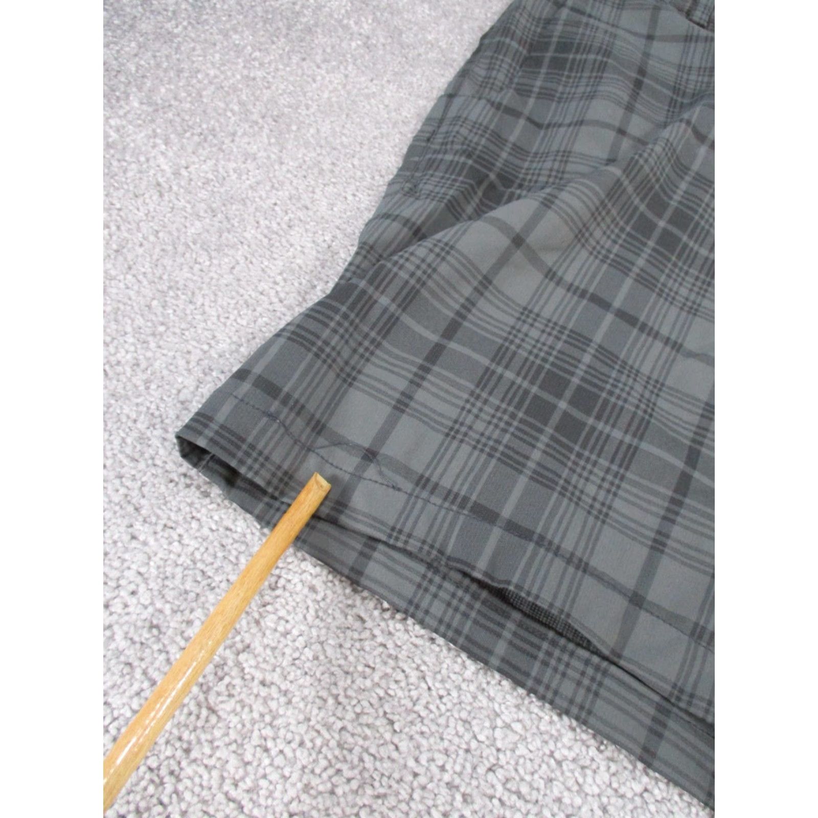 Nike Nike Golf Shorts Mens 38 Dri Fit Tour Performance Gray & Black Plaid Chinos Size US 38 / EU 54 - 2 Thumbnail