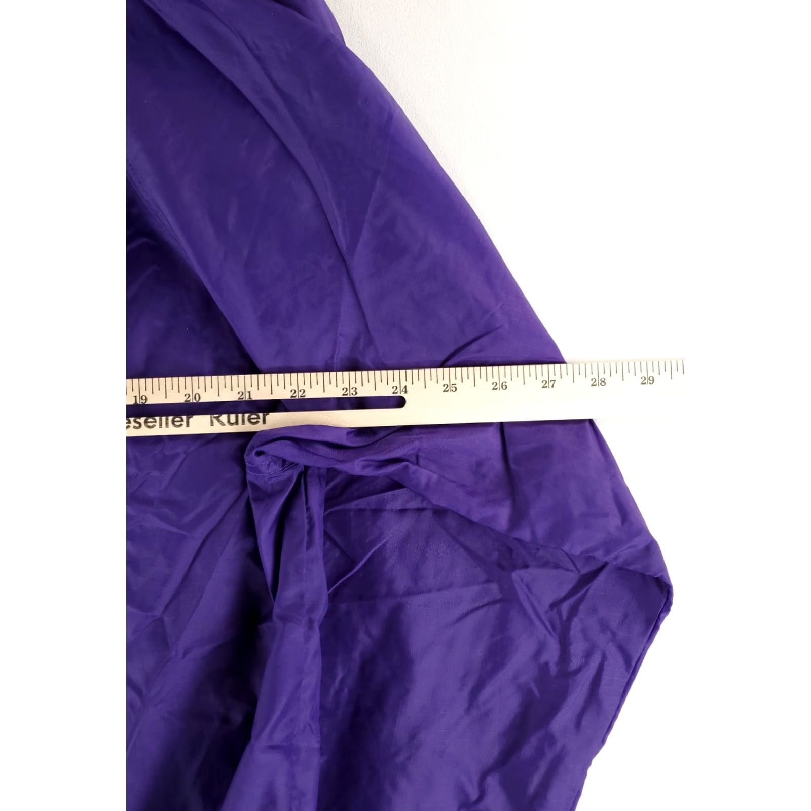 Helly Hansen VINTAGE Helly Hansen Windbreaker Jacket Nylon Purple Mens M Full Zip Hooded 90s Jacket Mens M Size US M / EU 48-50 / 2 - 5 Thumbnail