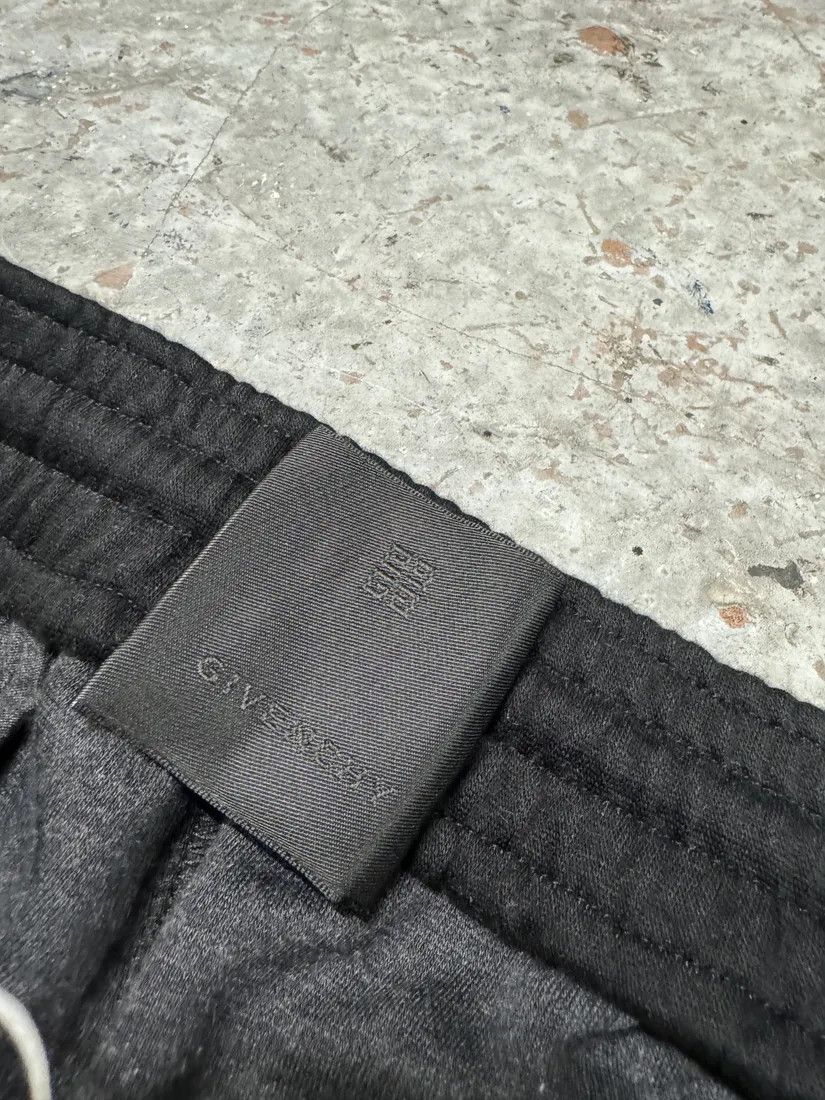 Givenchy × Vintage AW2023 Givenchy Black Joggers Pant Size US 34 / EU 50 - 9 Thumbnail