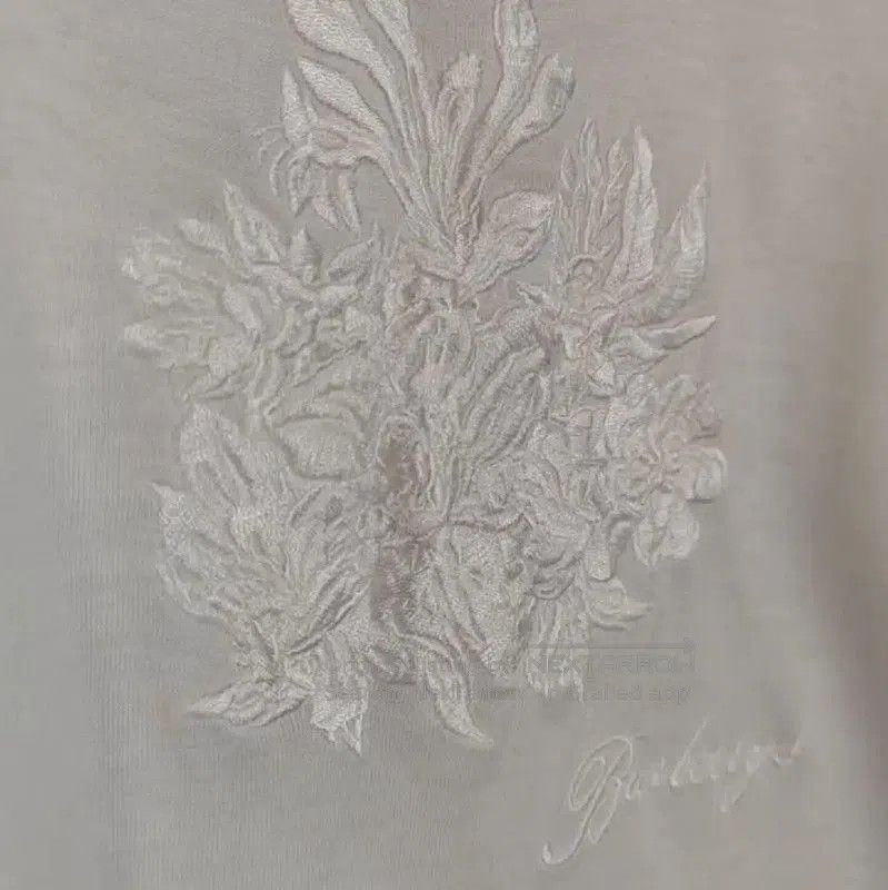 Burberry Burberry Embroidered Logo White Short Sleeve Tee. Size M / US 6-8 / IT 42-44 - 3 Thumbnail