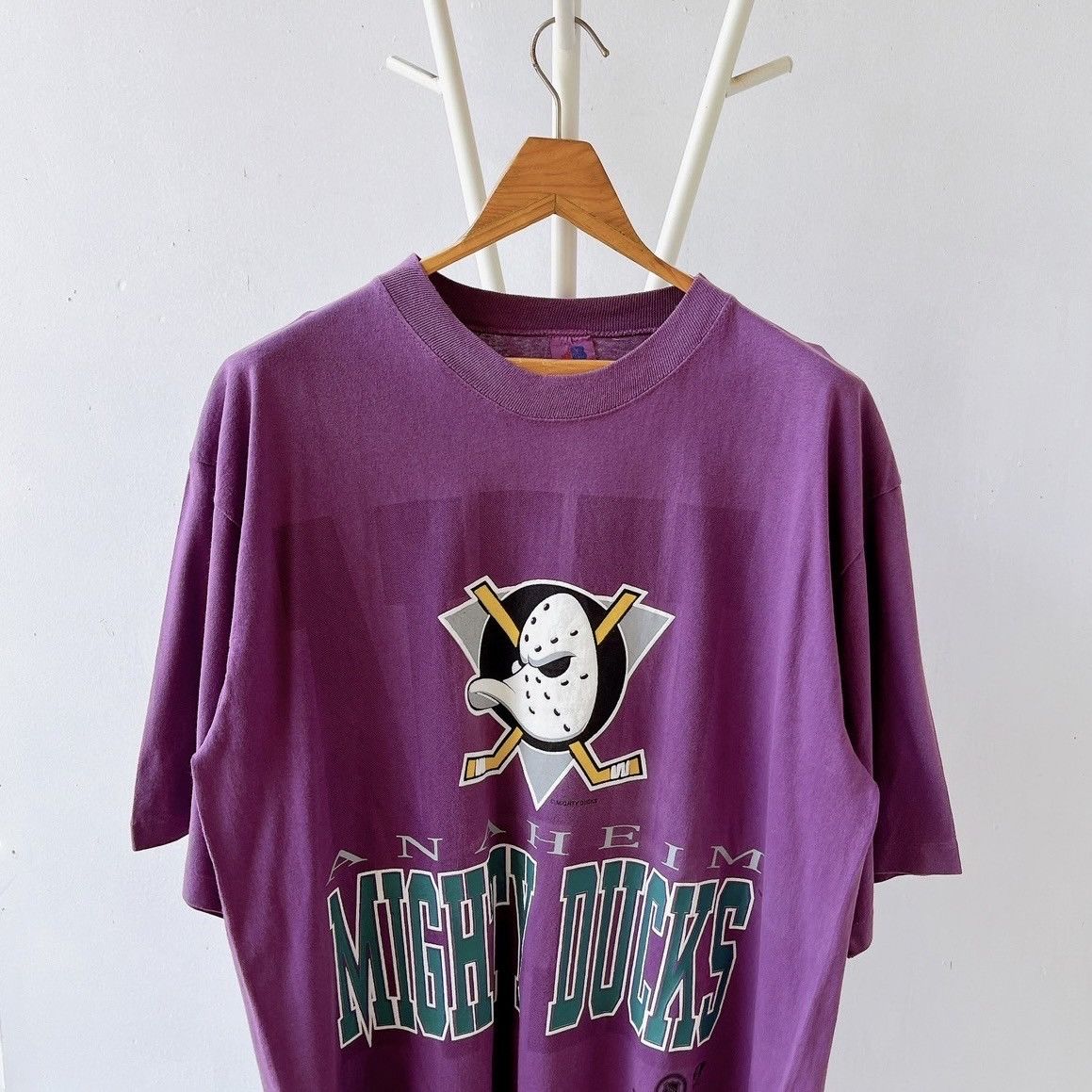 Vintage 90s Mighty Ducks of Anaheim NHL t-shirt/ XL Size US XL / EU 56 / 4 - 3 Thumbnail