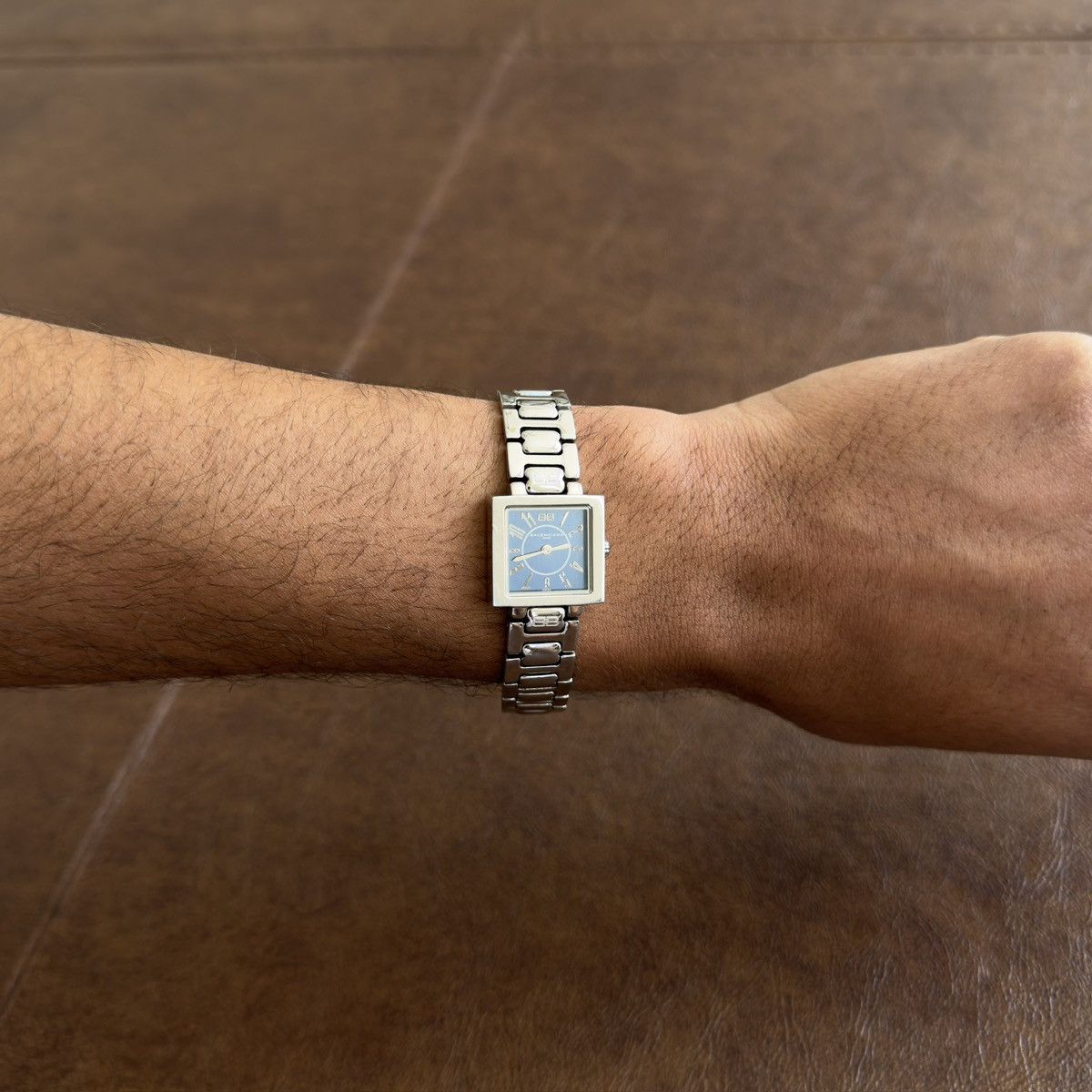 Balenciaga Vintage Blue Dial Circle Case Stainless Steel Quartz Watch Size ONE SIZE - 2 Thumbnail