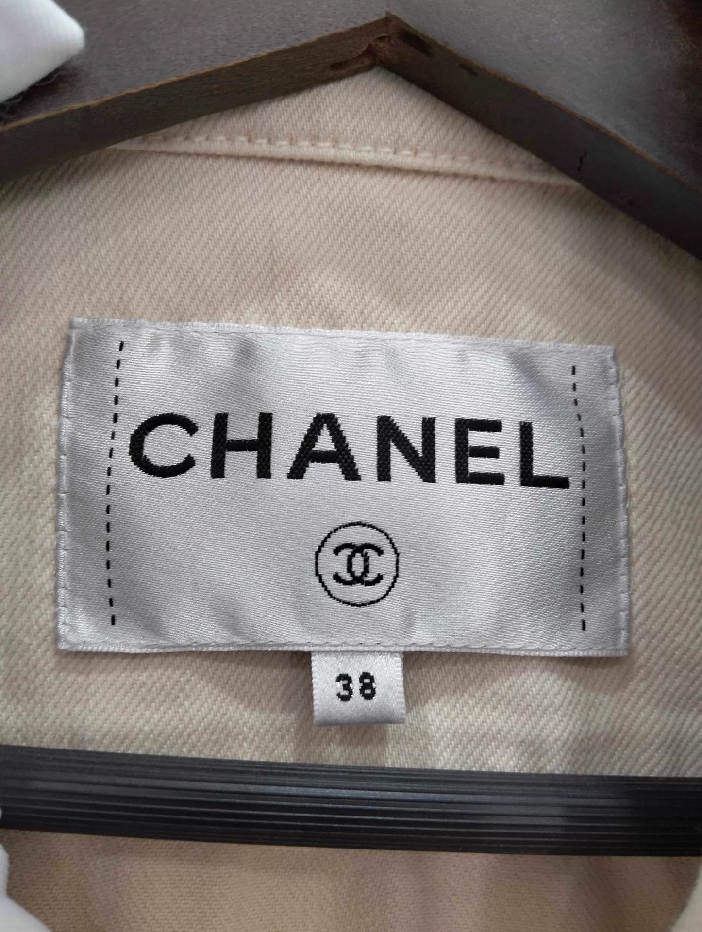 Chanel Chanel Beige Fur Collar Denim Jacket 38 95New Size S / US 4 / IT 40 - 5 Thumbnail