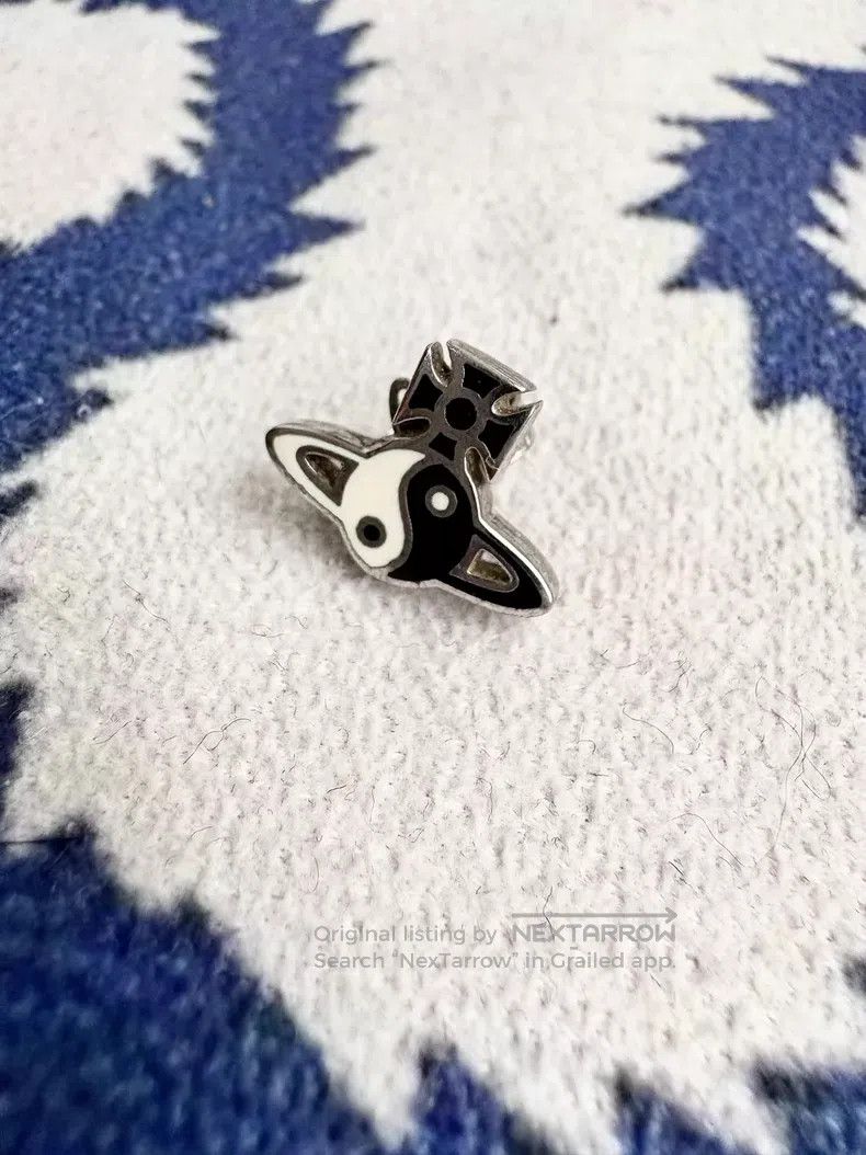 Vivienne Westwood Vivienne Westwood Black and White Tai Chi Stud Earrings Size ONE SIZE - 1 Thumbnail