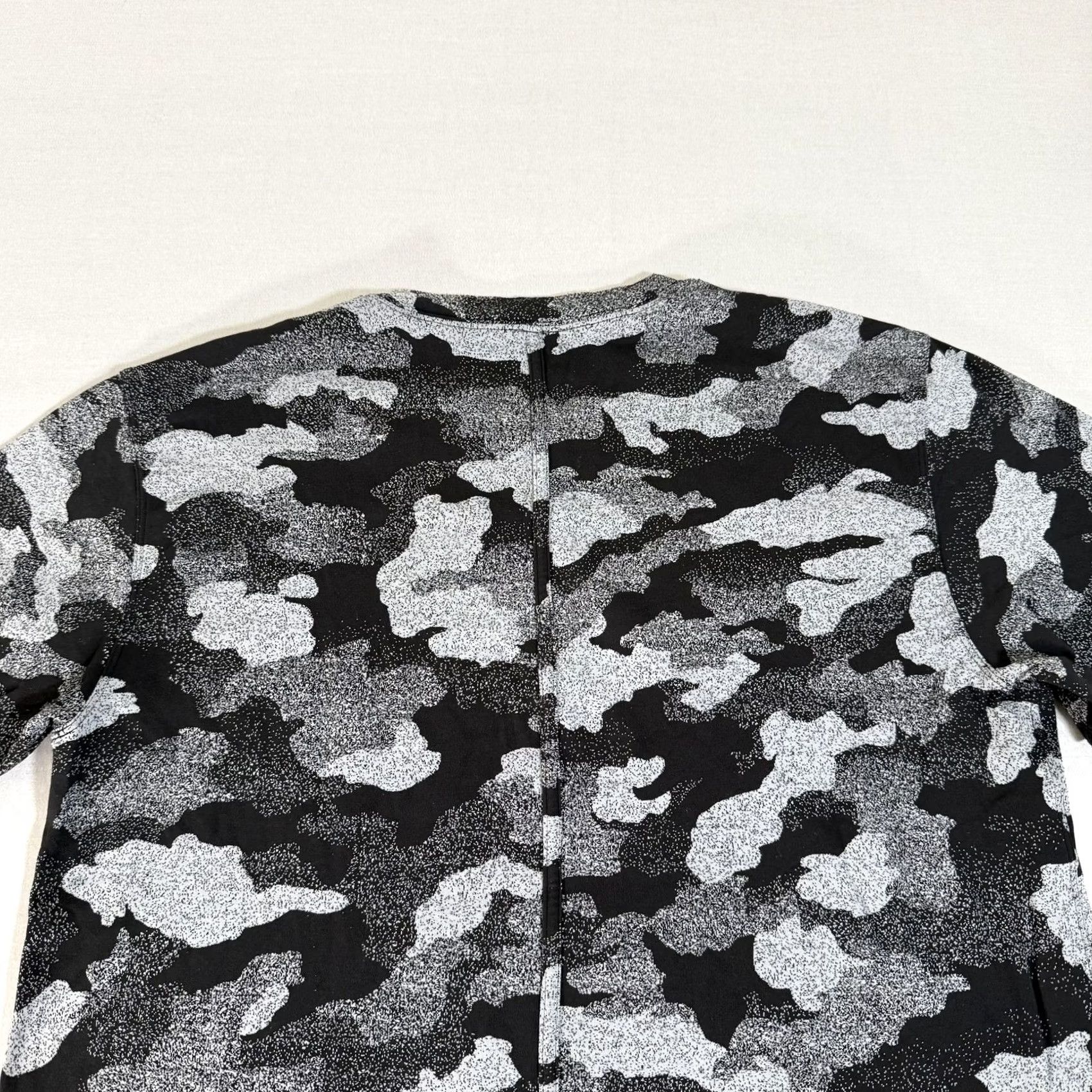 Lululemon Lululemon Womens Black Camo T Shirt Performance Stretch Gym Tee Size 10 Size L / US 10 / IT 46 - 6 Thumbnail