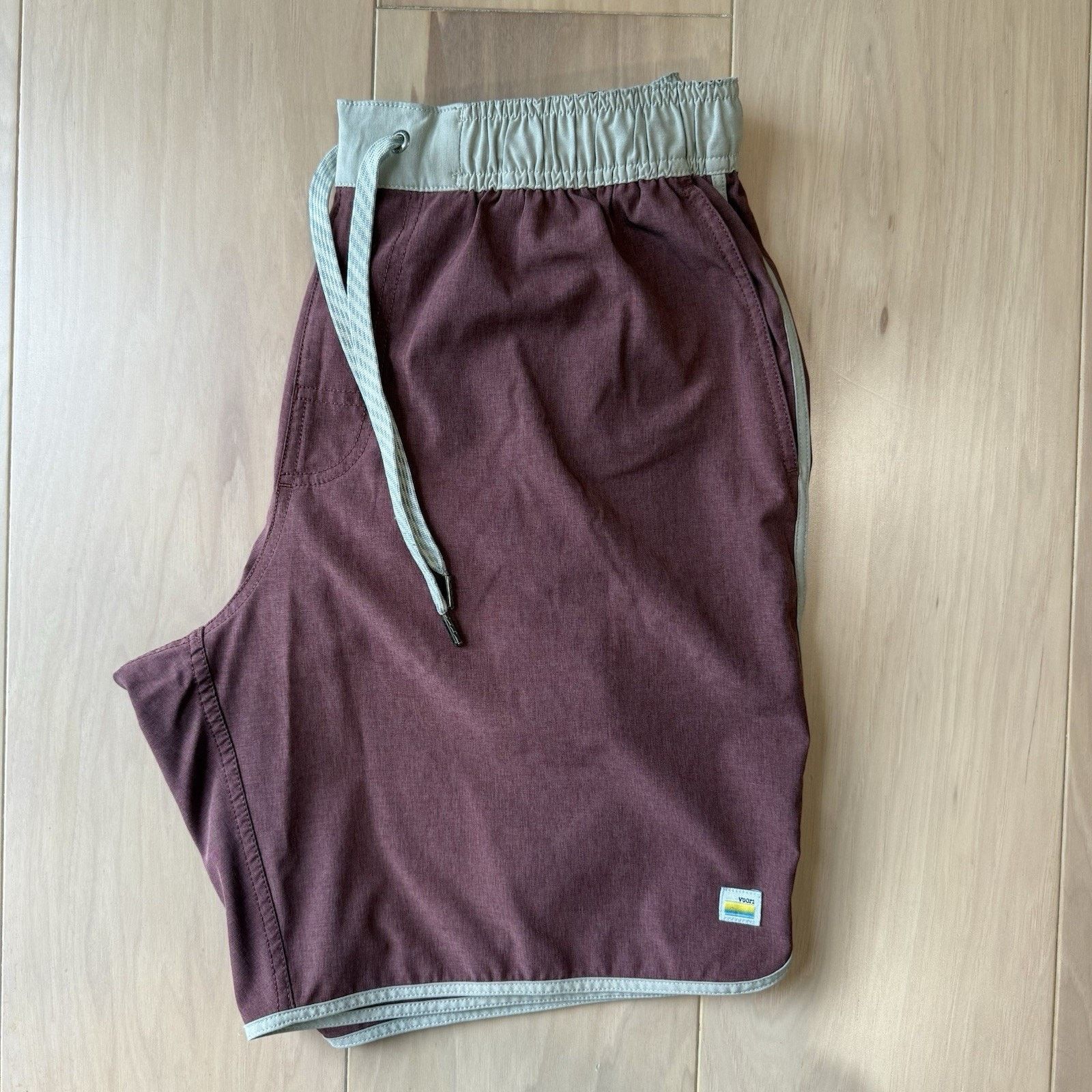 Vuori Vuori Banks Shorts Medium Maroon Lightweight Workout Size US 29 - 2 Thumbnail