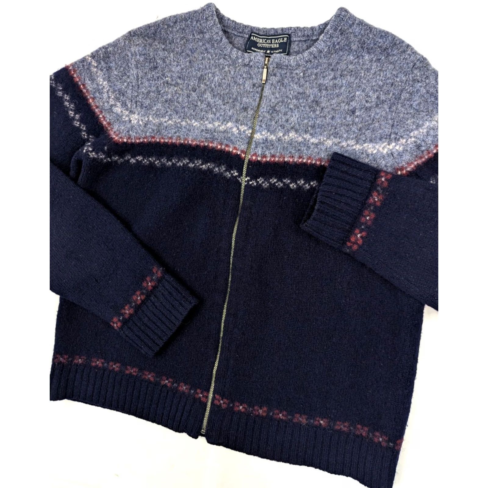 American Eagle Outfitters VINTAGE American Eagle Outfitters Sweater Cardigan Crew Neck Wool Fair Isle Navy Blue Womens S Shetland Wool Light Blue And Navy Blue with graphics Size S / US 4 / IT 40 - 2 Thumbnail