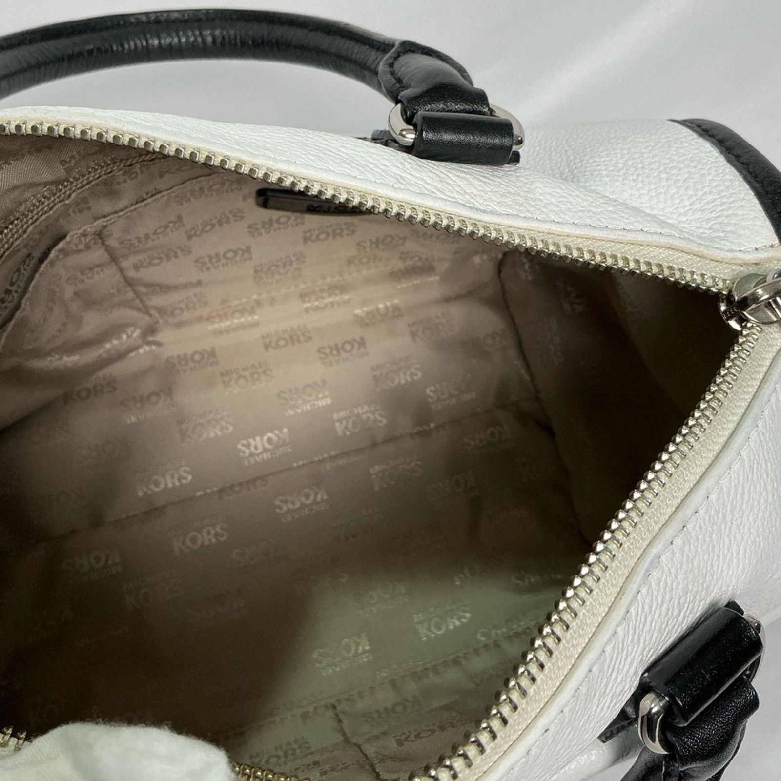 Michael Kors Michael Kors Margo Leather Satchel Two-Tone Black White Size ONE SIZE - 10 Thumbnail