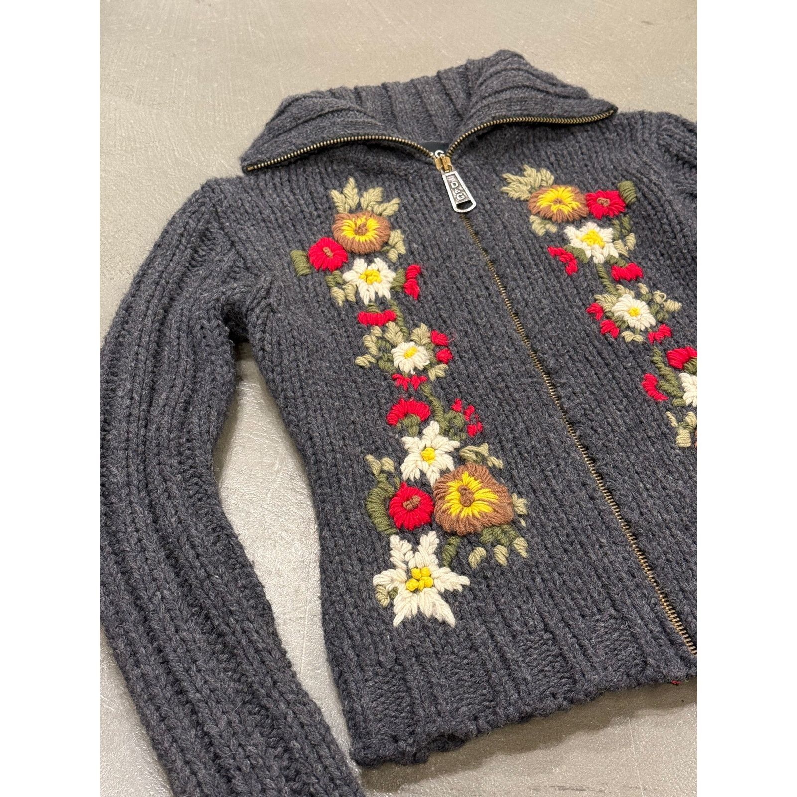 Dolce & Gabbana 2000s Dolce & Gabbana floral cardigan Size S / US 4 / IT 40 - 2 Thumbnail
