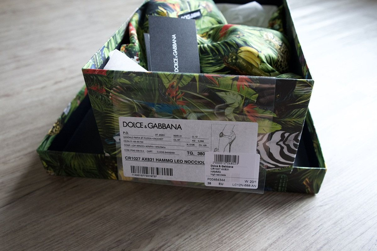 Dolce & Gabbana Dolce & Gabbana pump in perfect condition. Orig. price $870 Size US 7.5 / IT 37.5 - 10 Thumbnail