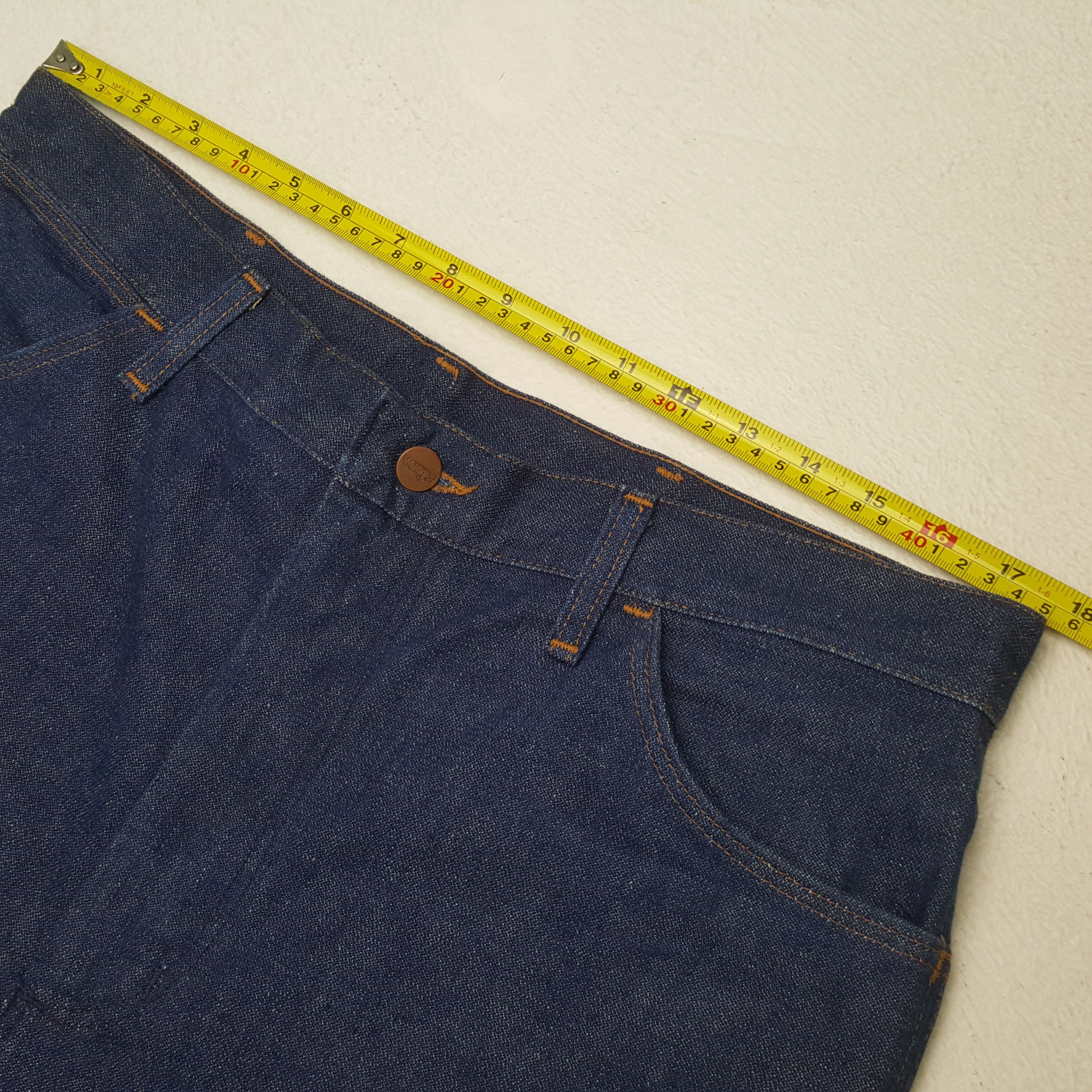 Wrangler Wrangler Fashion Bootcut Style Made in USA Jeans RR18 Size US 35 - 7 Thumbnail
