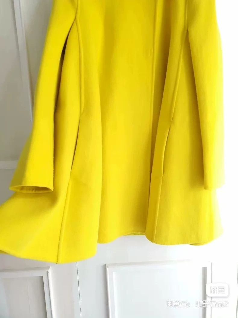 Versace Versace Bright yellow wool coat Size M / US 6-8 / IT 42-44 - 5 Thumbnail